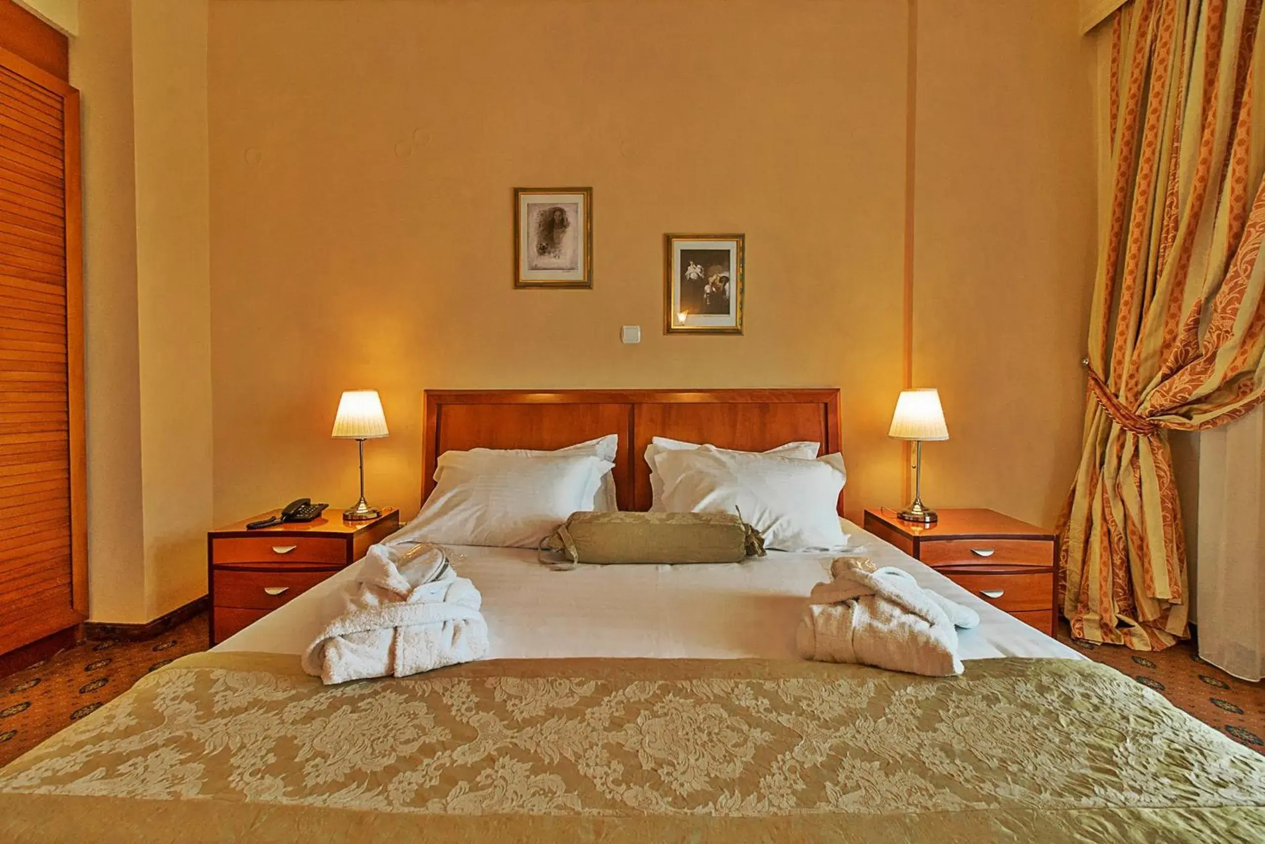 Bed in Ambassador Hotel Thessaloniki Bed in Ambassador Hotel Thessaloniki