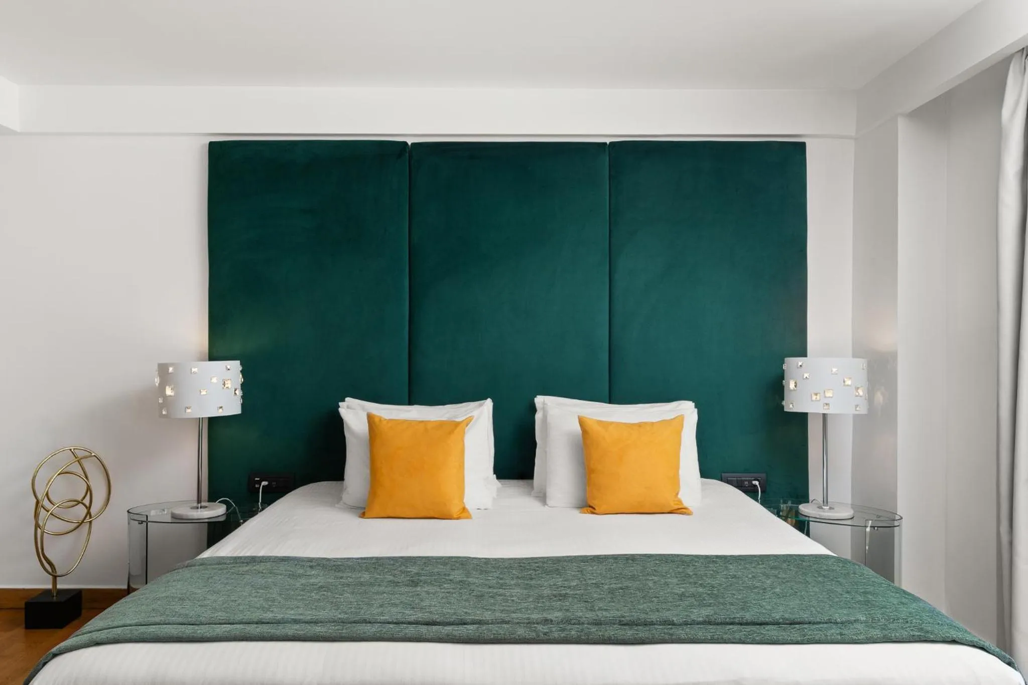 Bed in Athenaeum Eridanus Luxury Hotel