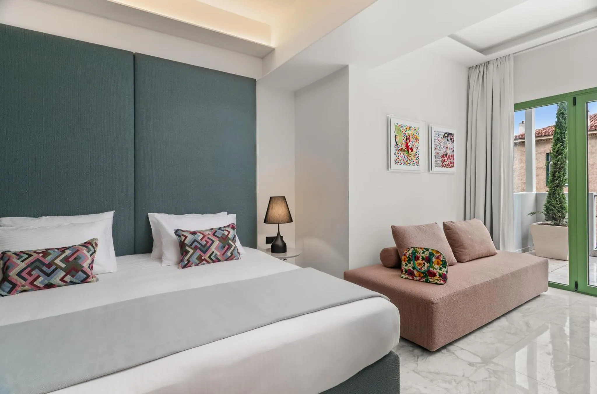 Bed in Athenaeum Eridanus Luxury Hotel