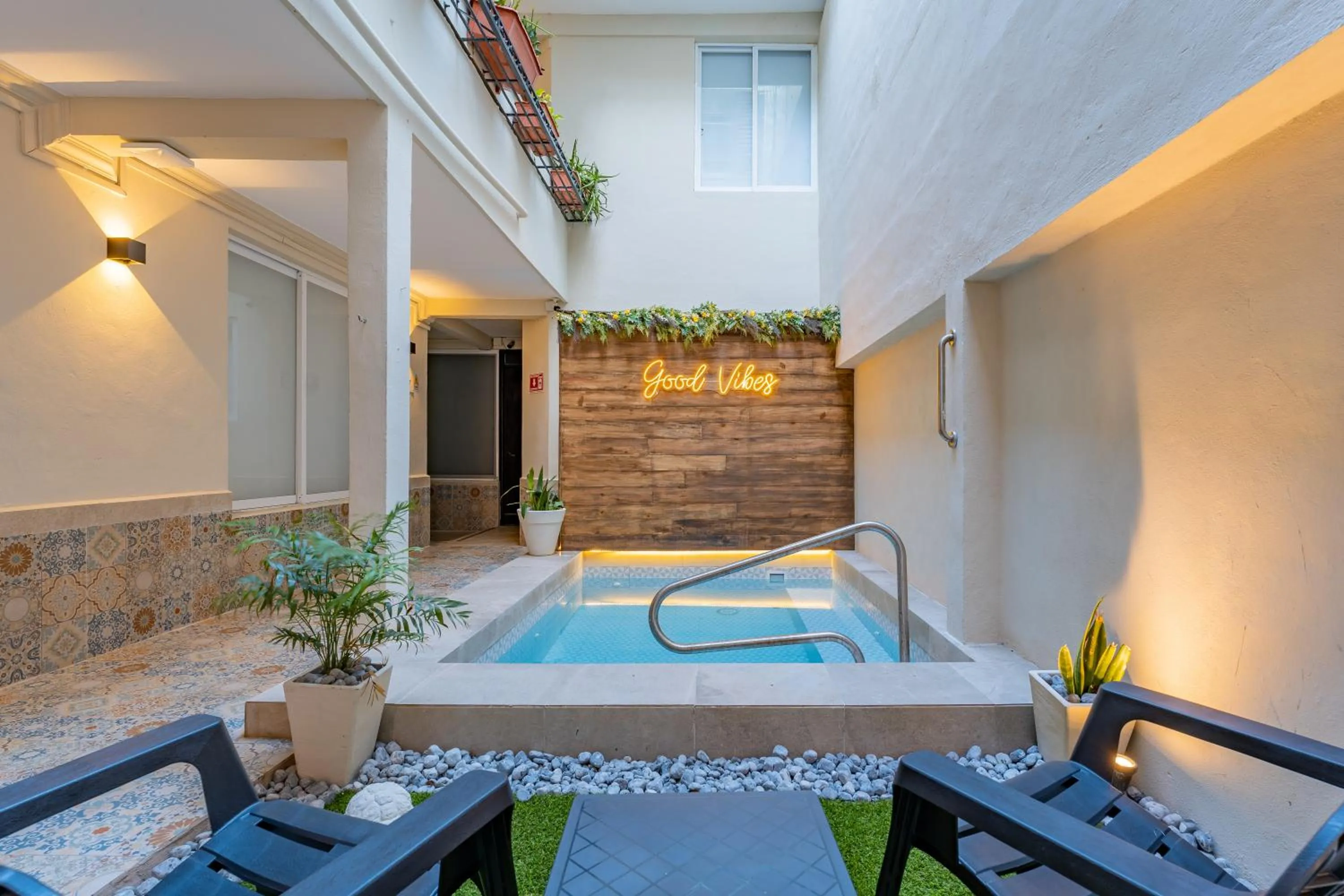 Swimming pool in Hotel Brisas 5a AV, Playa del Carmen