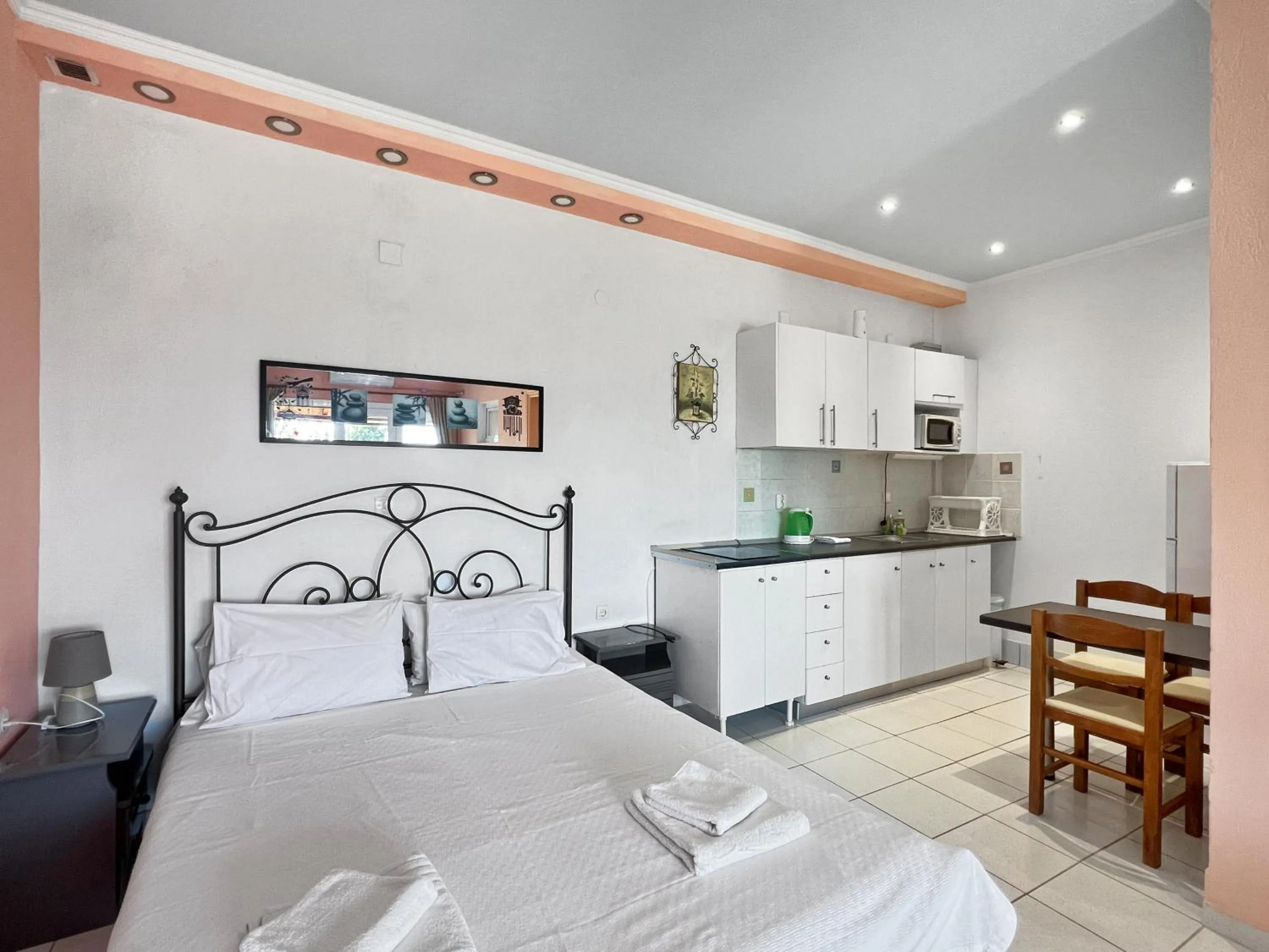 Coffee/tea facilities, Bed in Corfu Andromaches Holiday Apartments