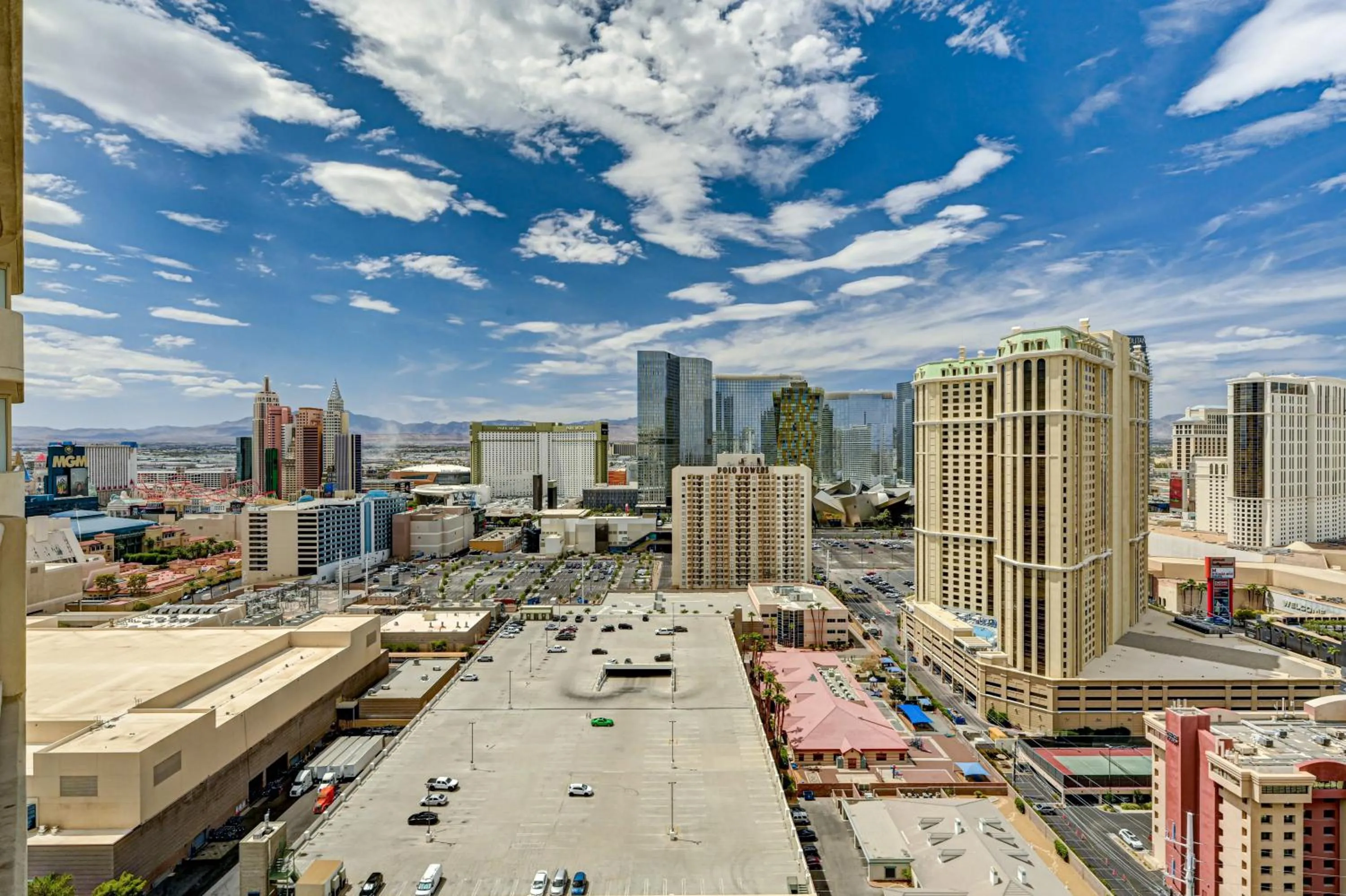 MGM SIGNATURE - Strip View Suite- FREE valet parking
