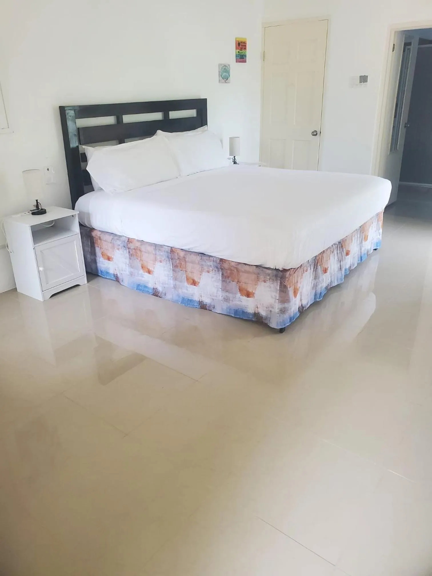 Bedroom, Bed in Comfy Guest Rooms