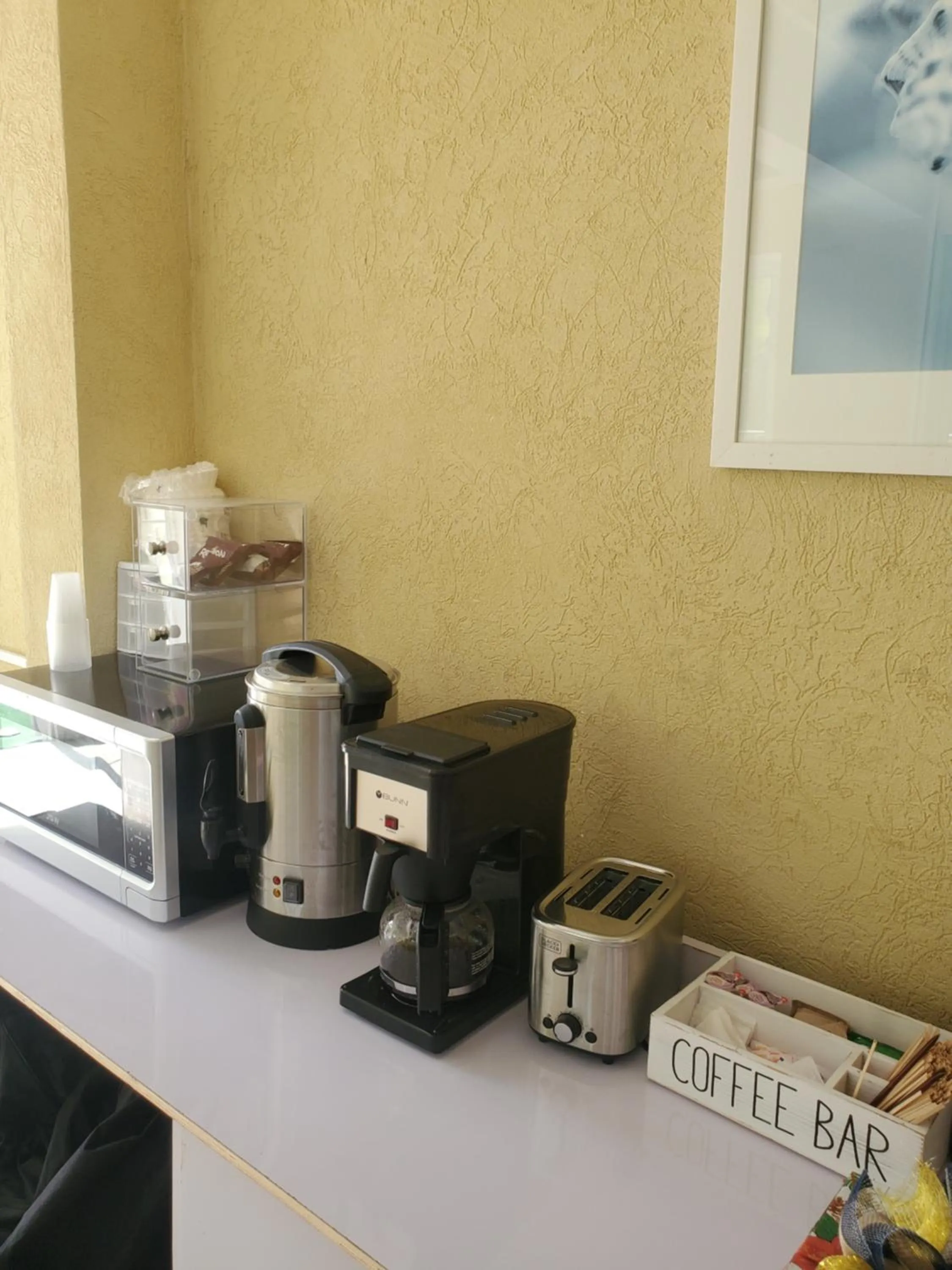 Coffee/tea facilities in Comfy Guest Rooms