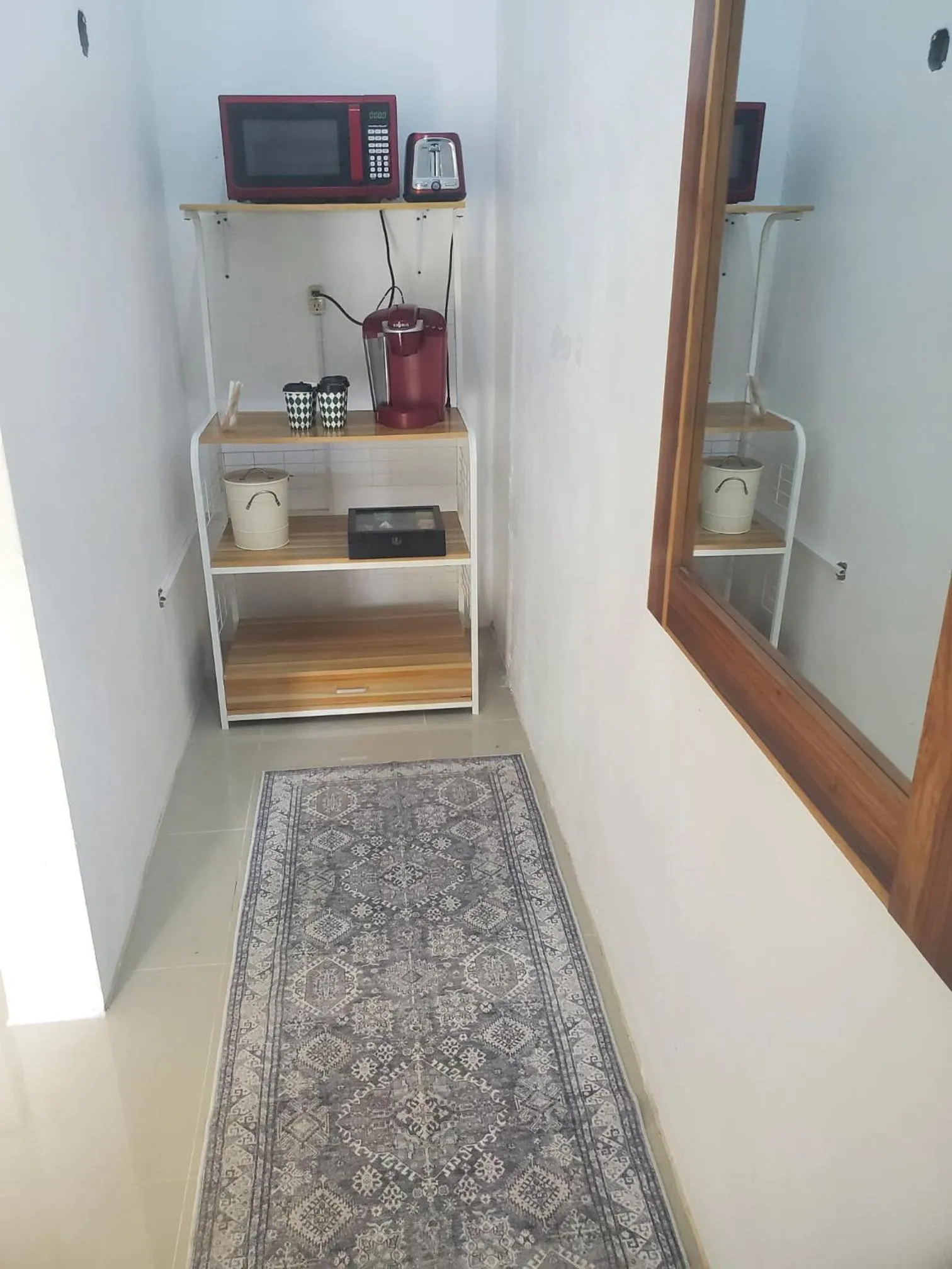 Breakfast in Comfy Guest Rooms