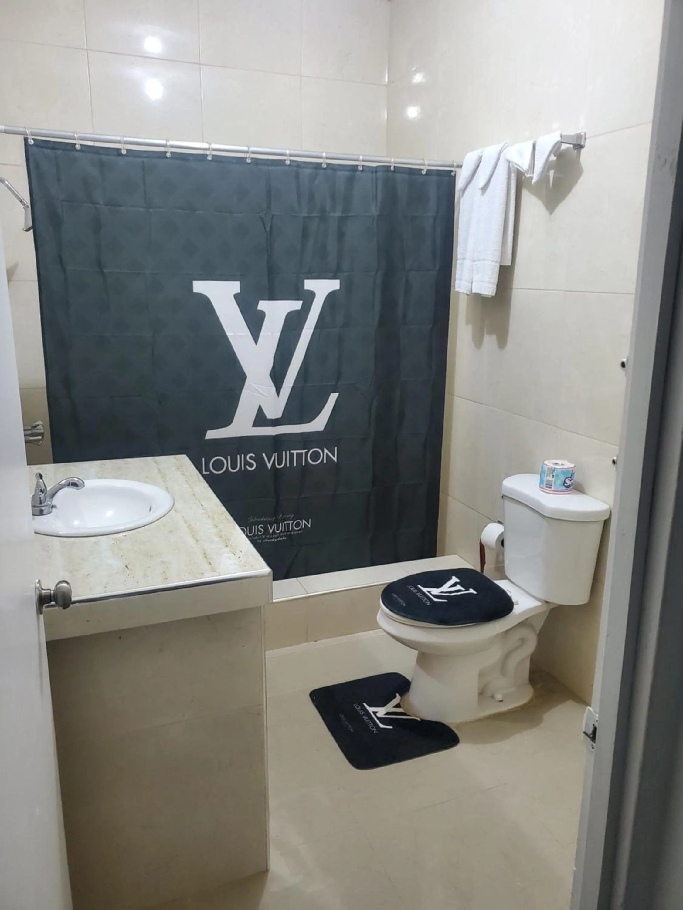 Bathroom in Comfy Guest Rooms