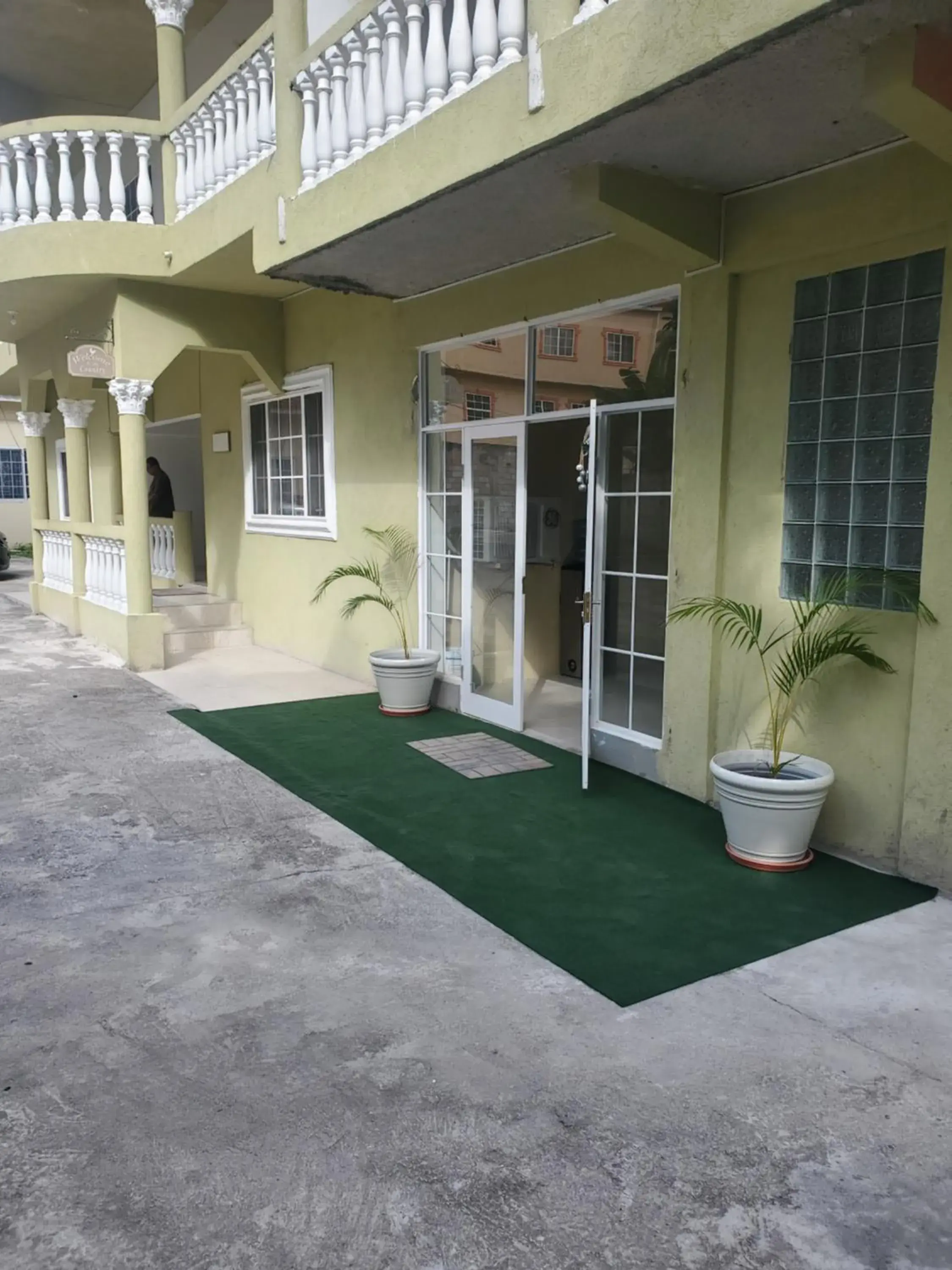 Comfy Guest Rooms Comfy Guest Rooms