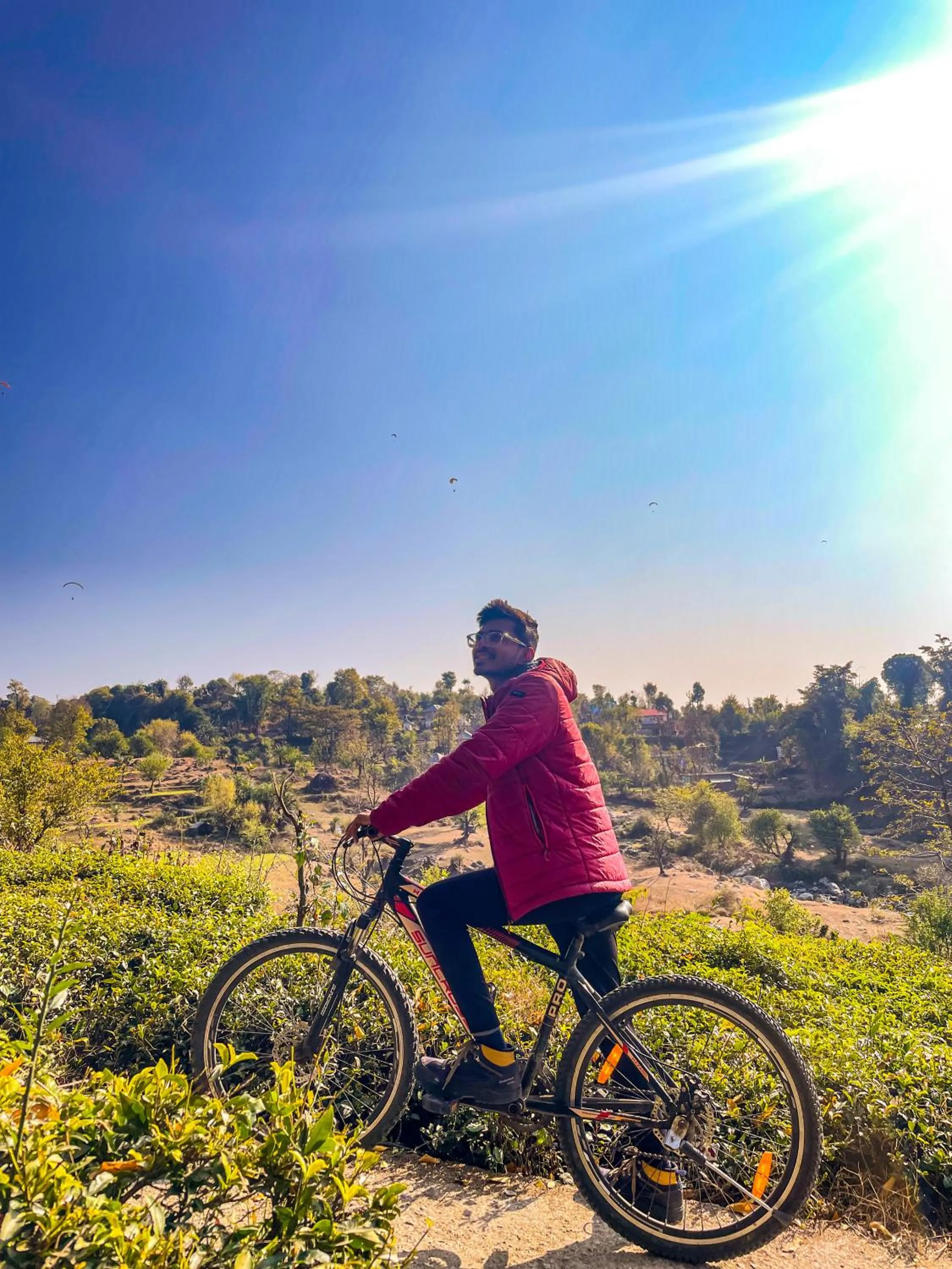 People in Flashpackers Bir - Rooms & Dorms