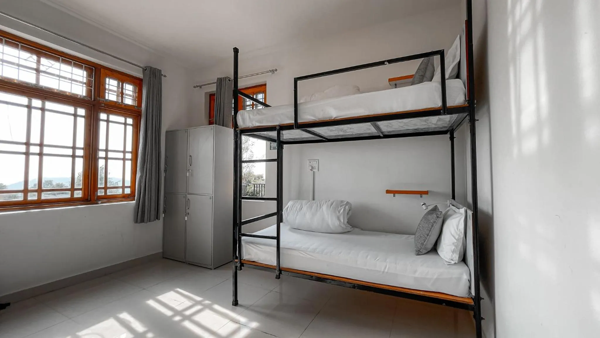 Bed in Flashpackers Bir - Rooms & Dorms