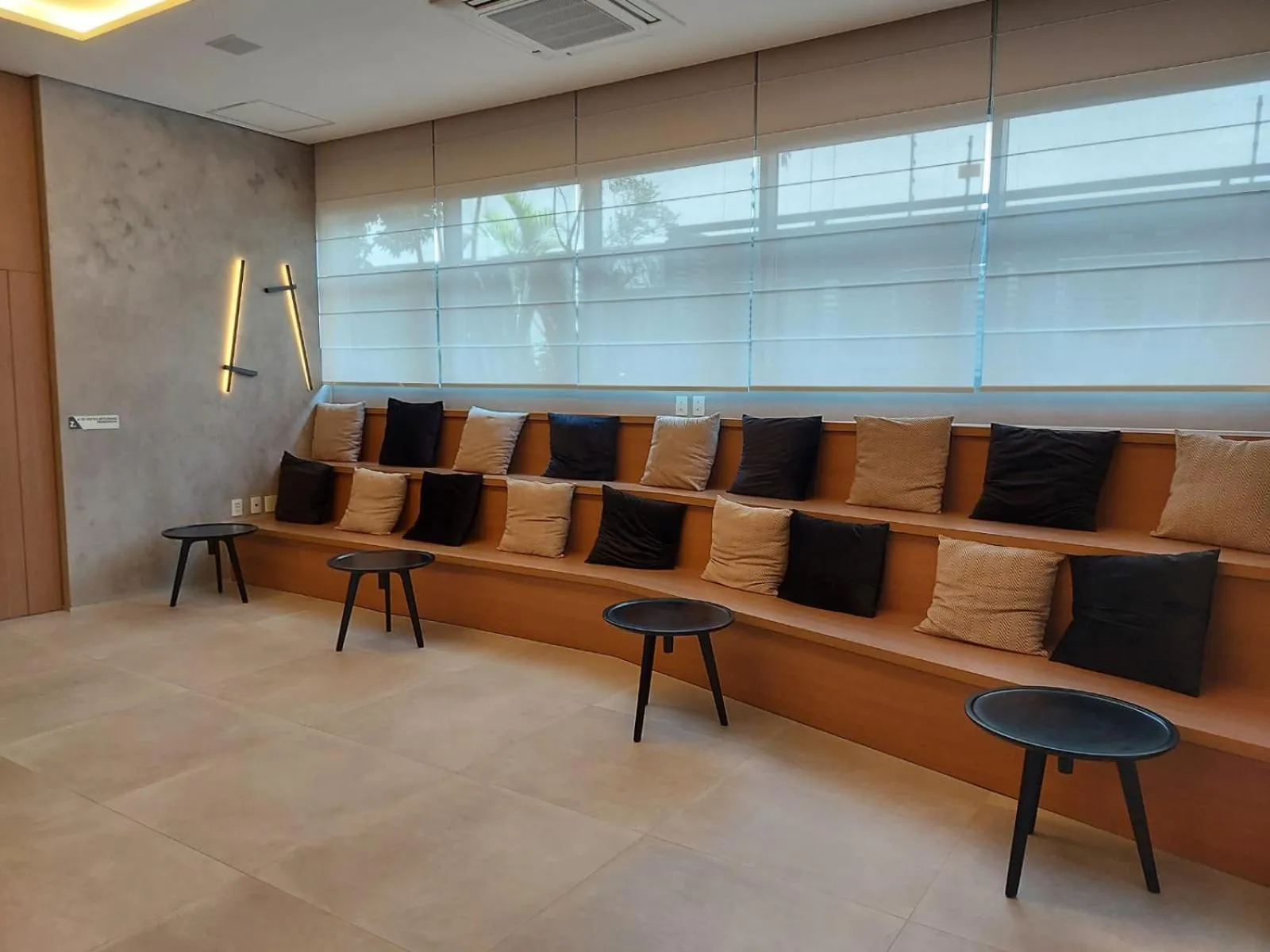 Communal lounge/ TV room in Lindo studio em Moema