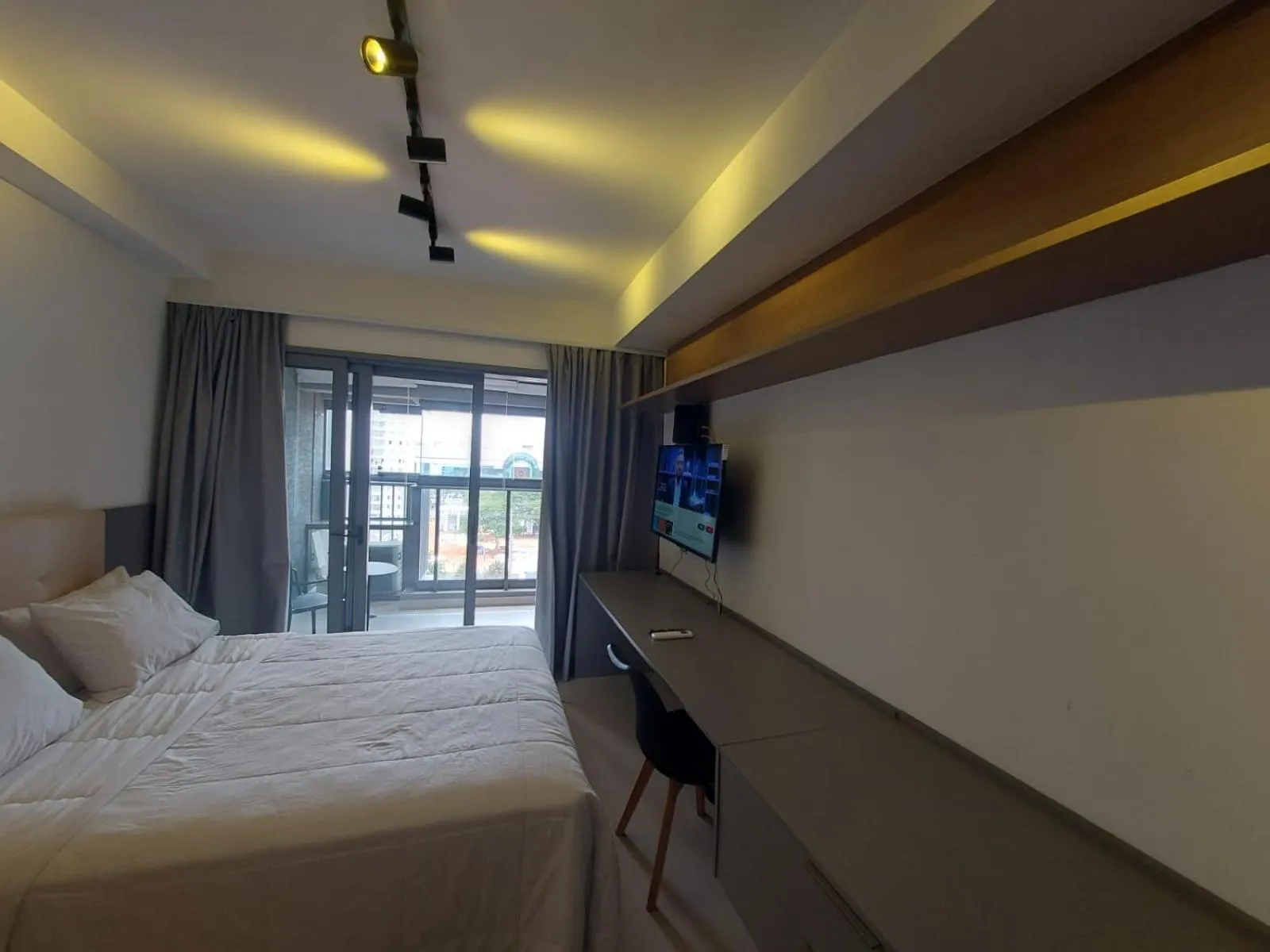 Bedroom, Bed in Lindo studio em Moema