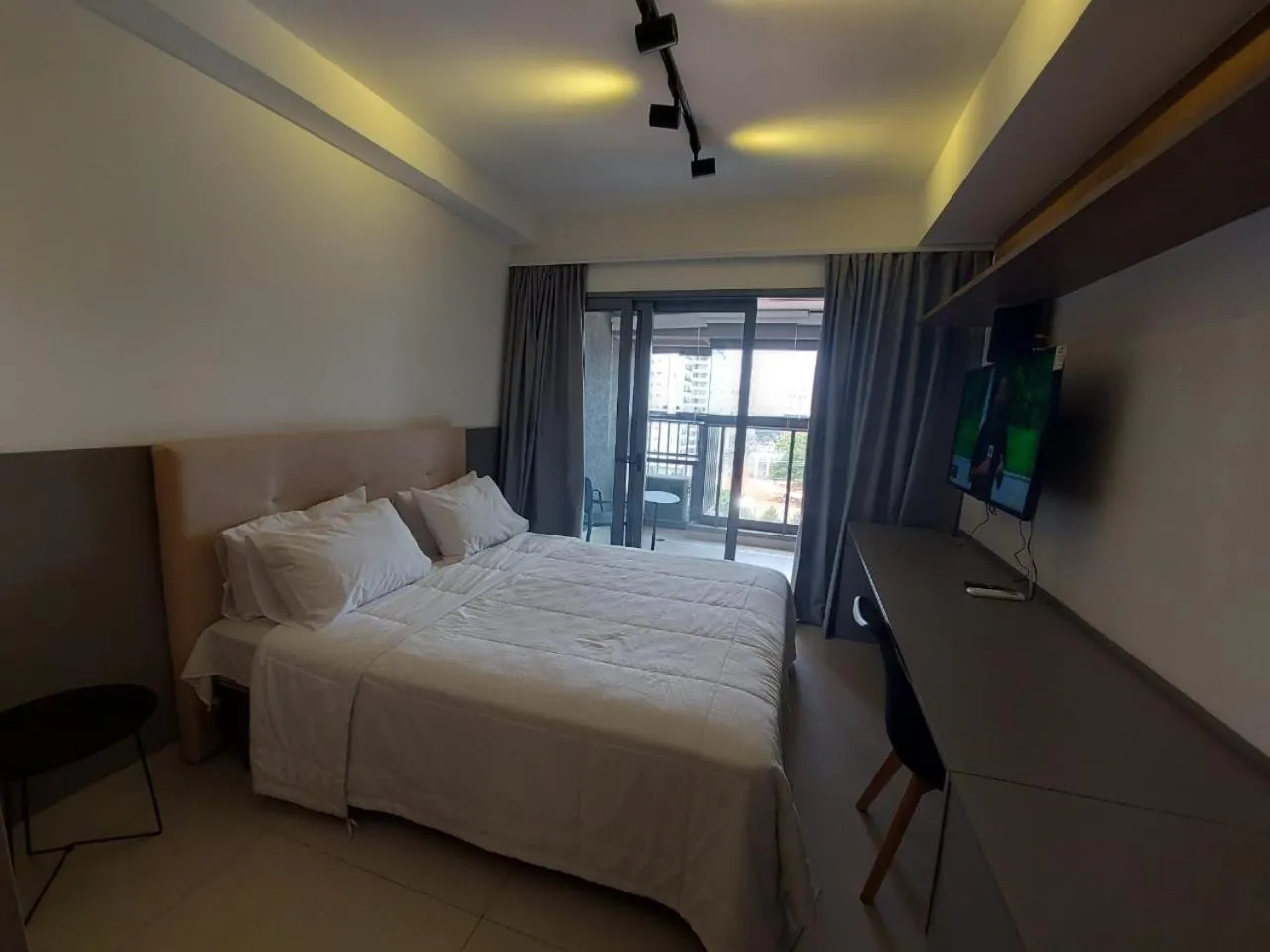 Bedroom, Bed in Lindo studio em Moema