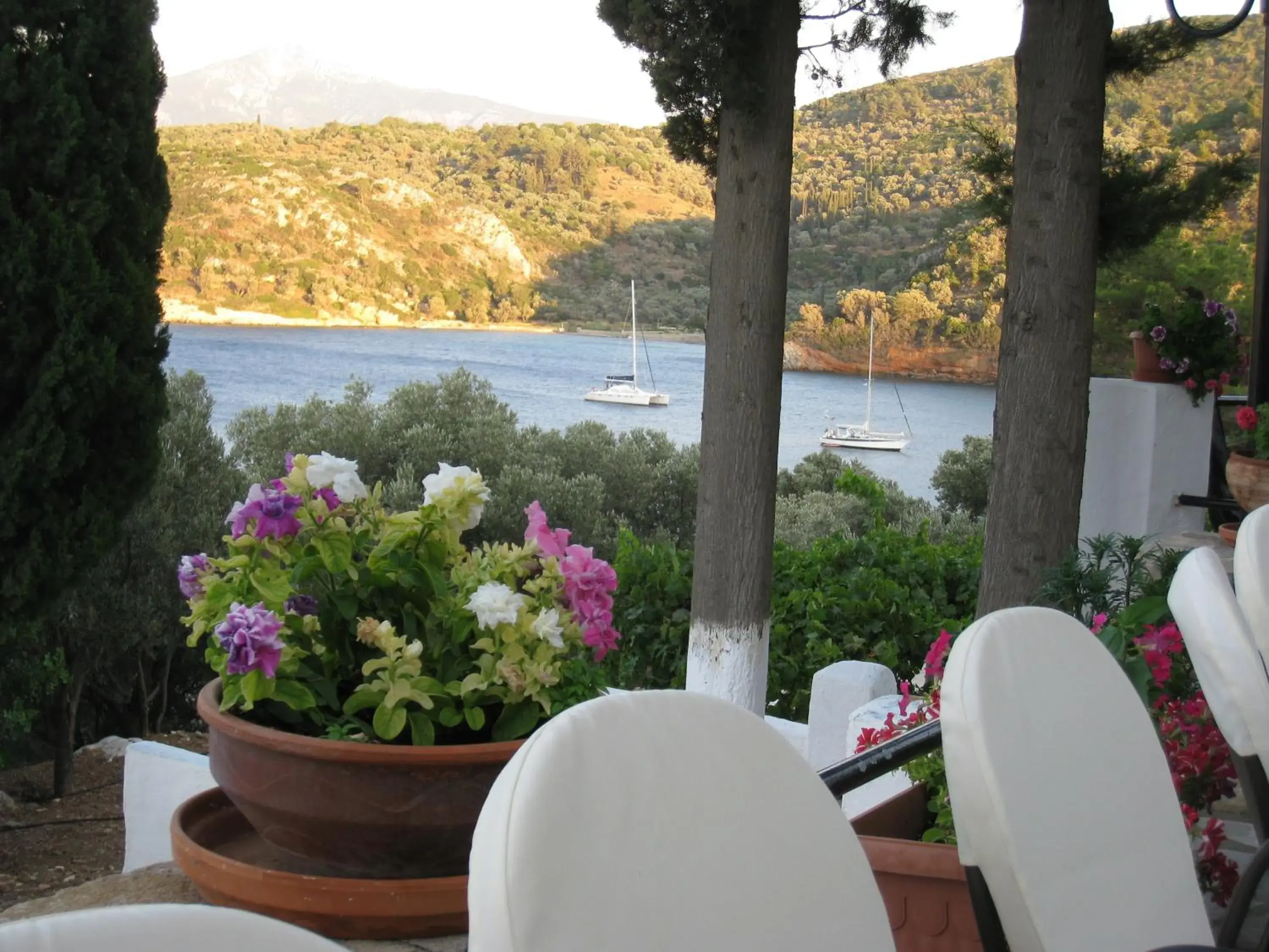 Restaurant/places to eat in Kerveli Village Hotel Restaurant/places to eat in Kerveli Village Hotel