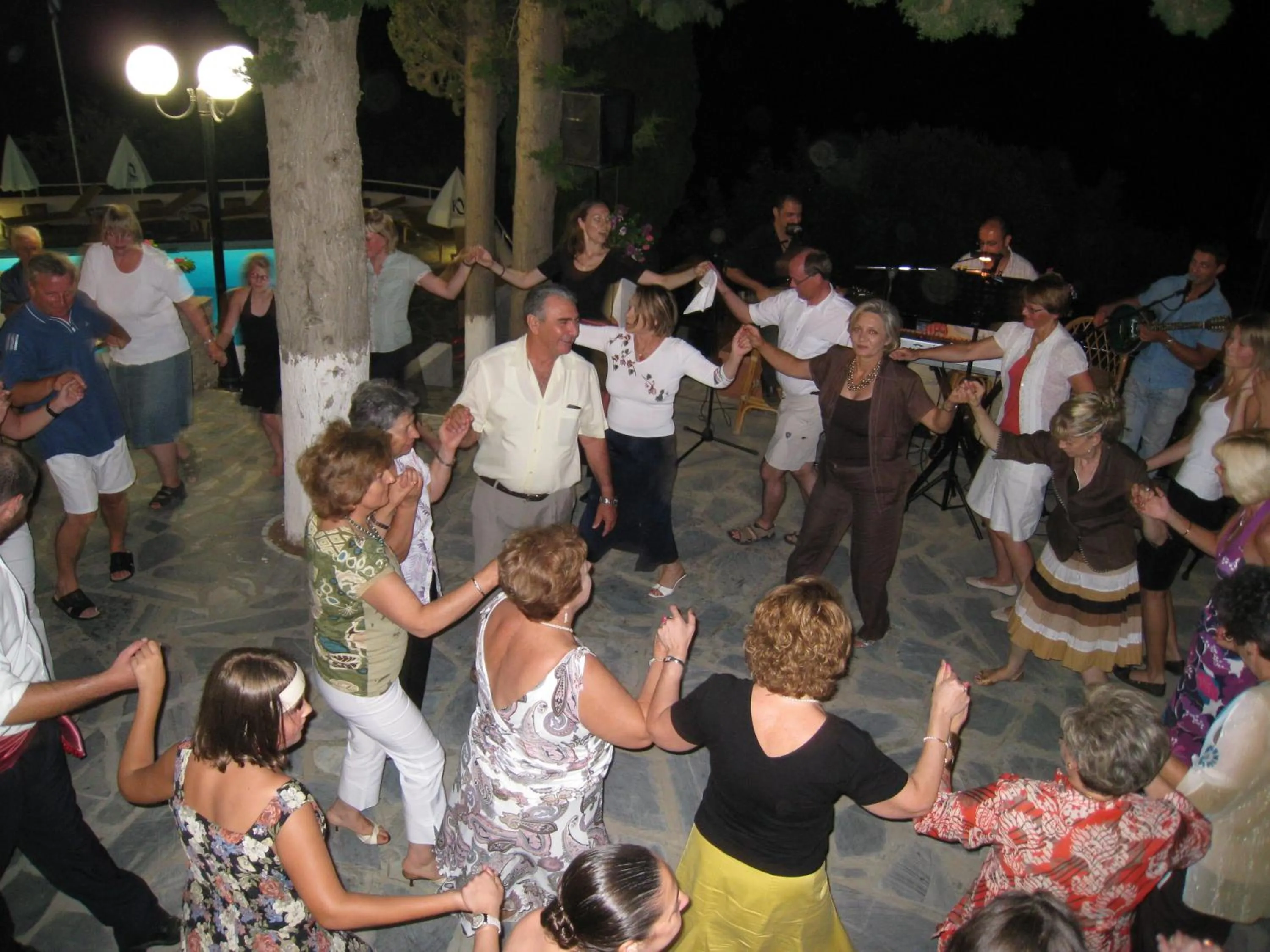 Evening entertainment in Kerveli Village Hotel