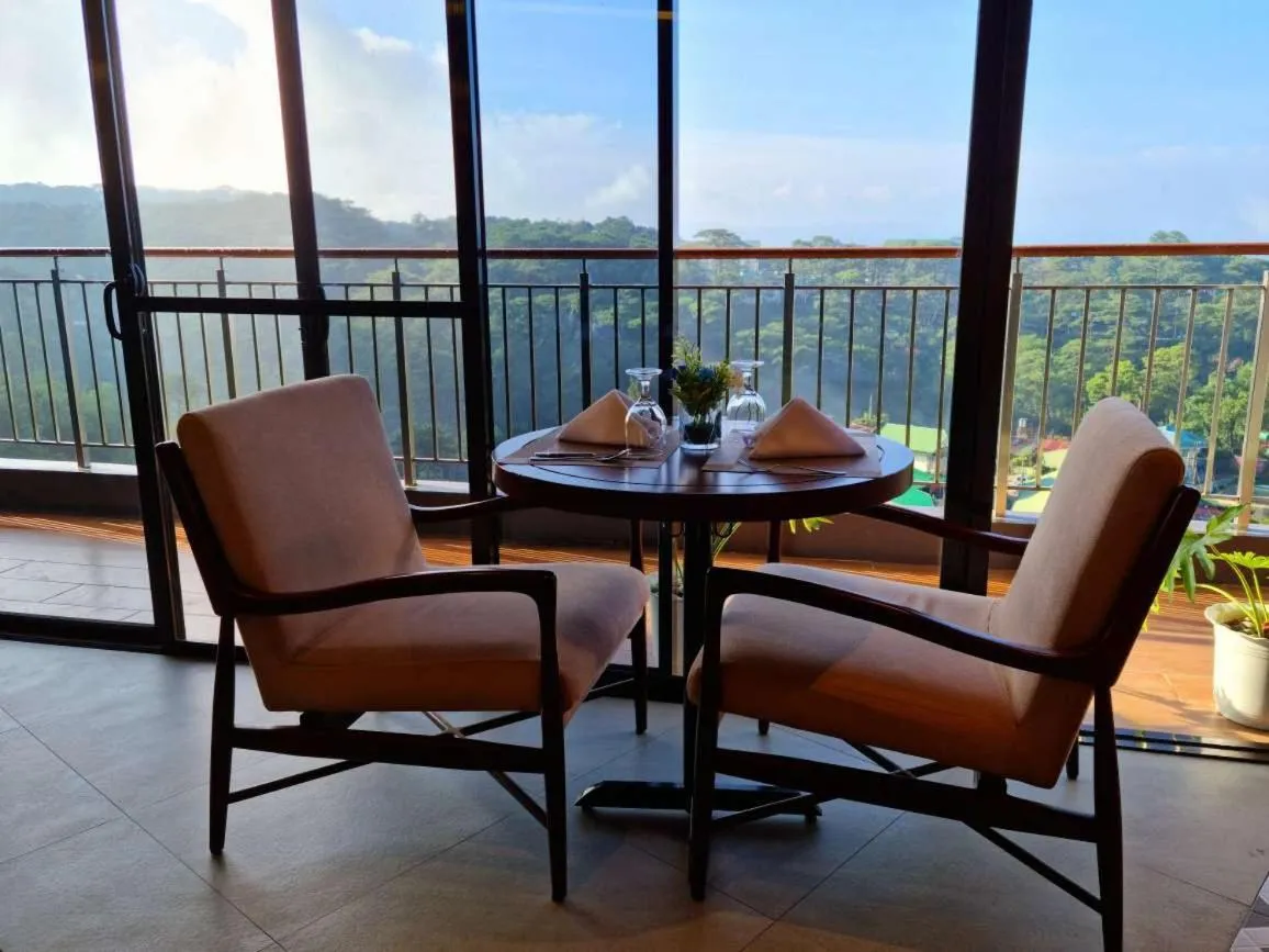 Restaurant/places to eat in Alvea Hotel and Residences