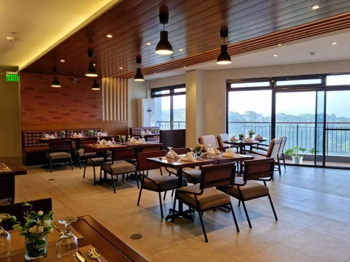 Restaurant/places to eat in Alvea Hotel and Residences