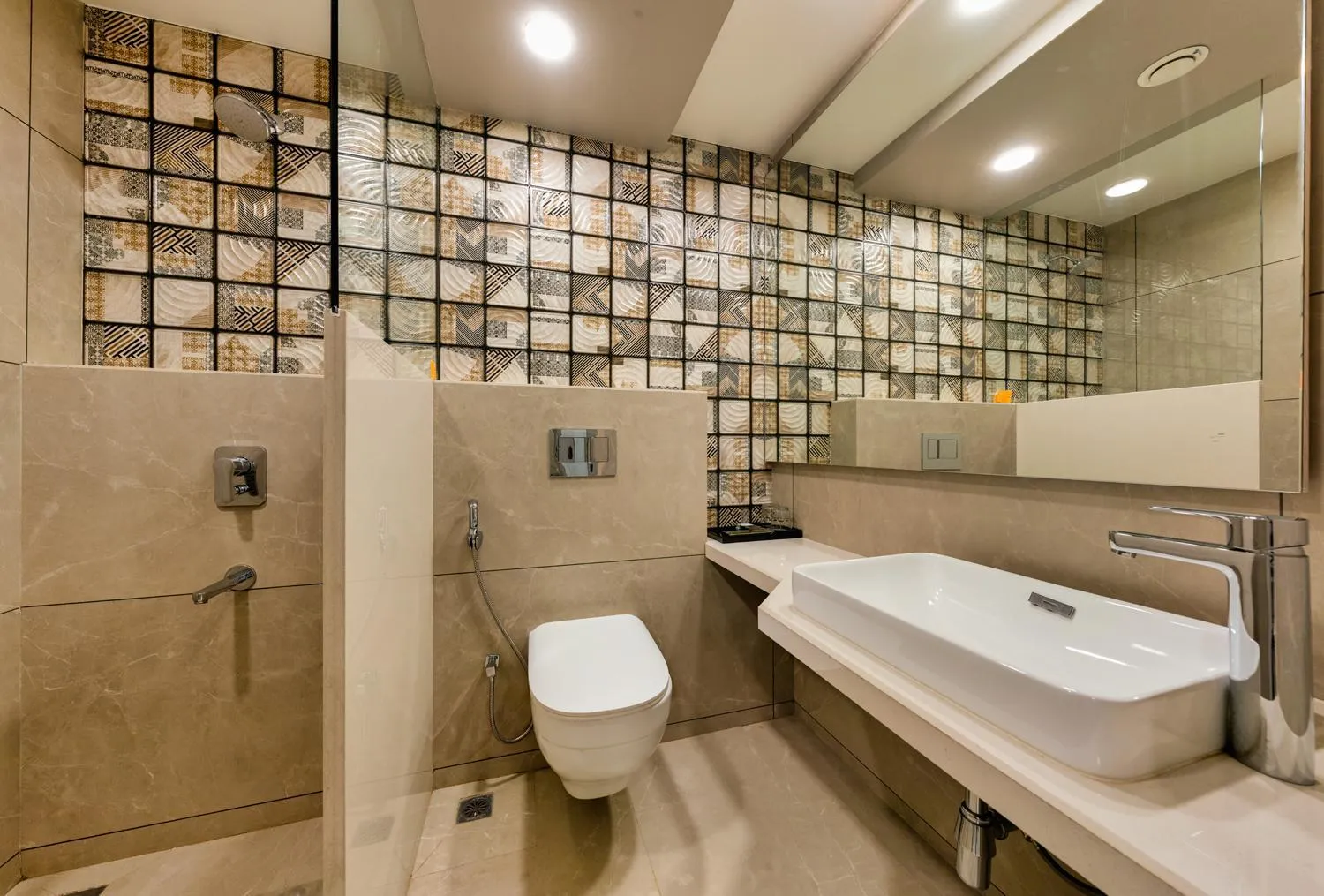 Shower in Hotel Landmark By Pai