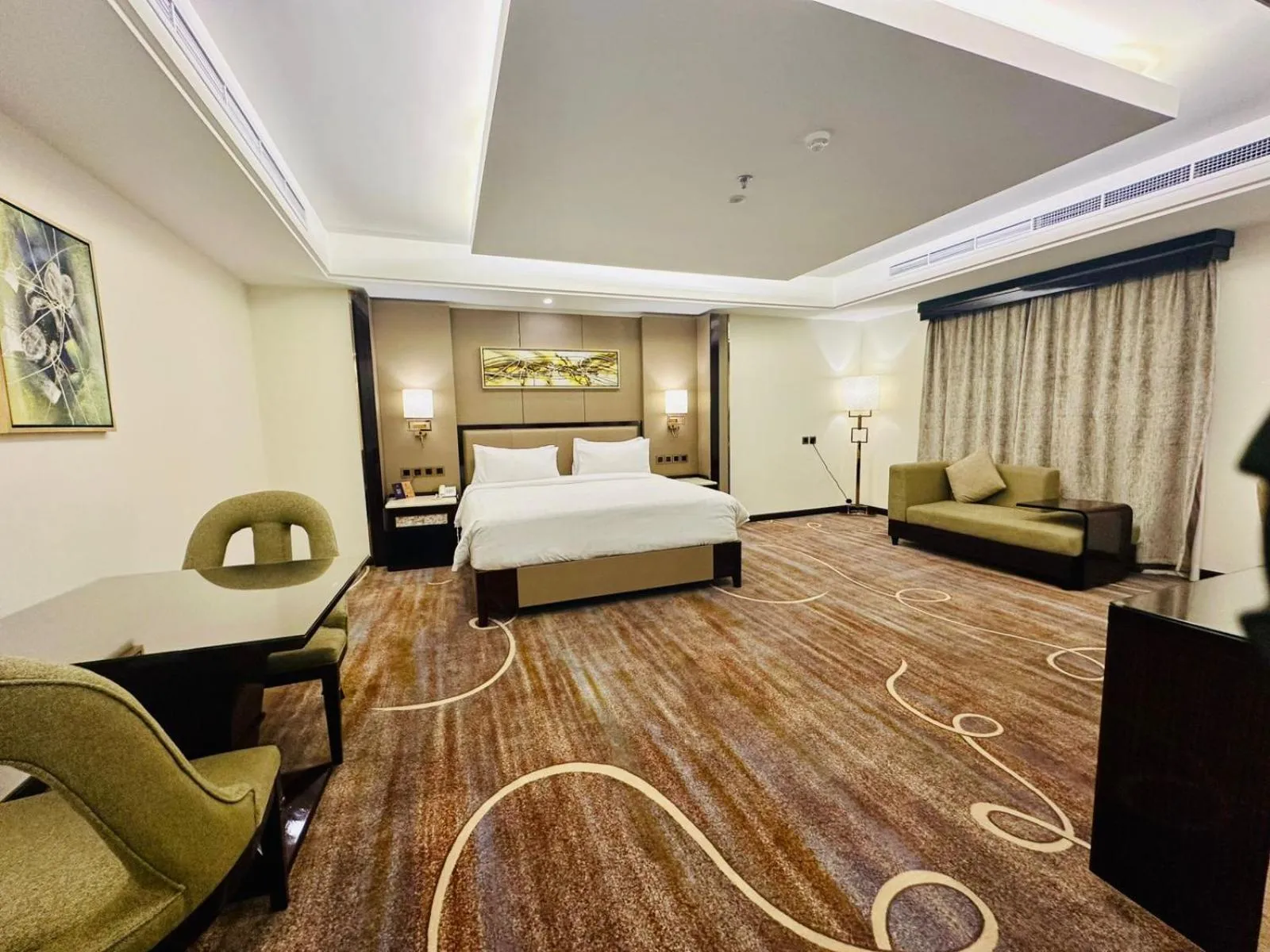 Bedroom, Bed in Al Ertiqaa Hotel