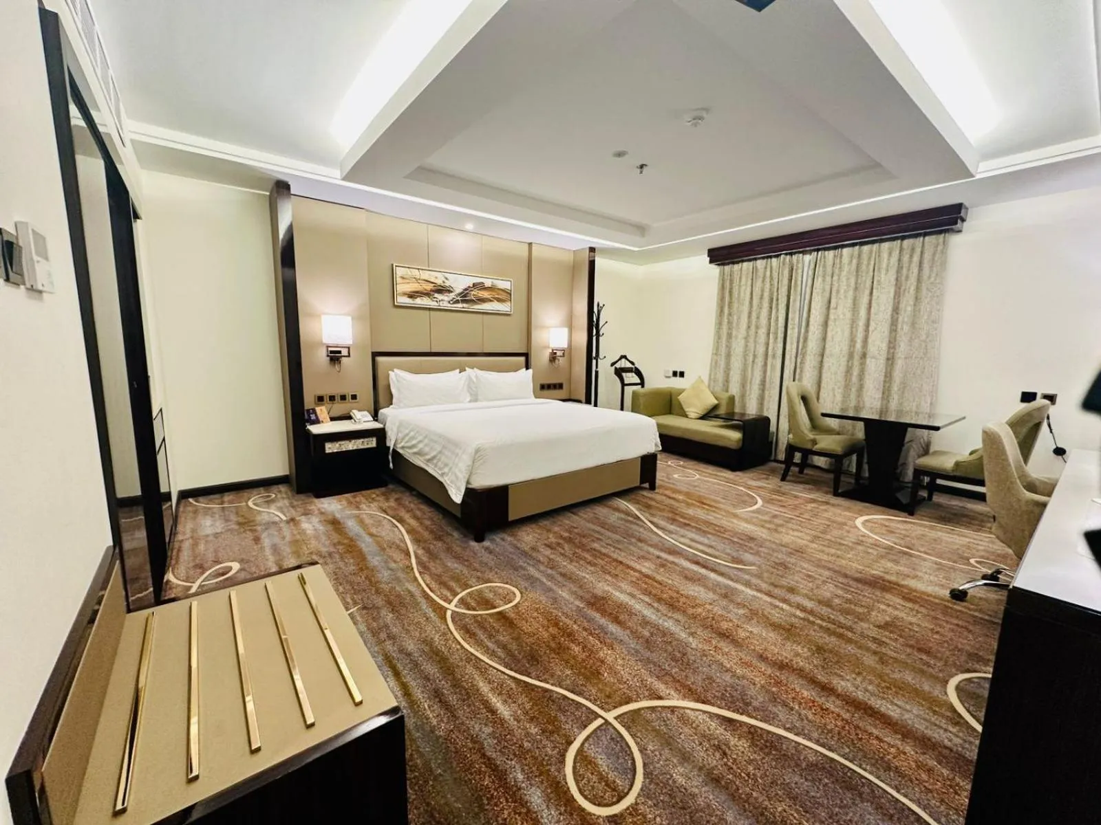 Bedroom, Bed in Al Ertiqaa Hotel