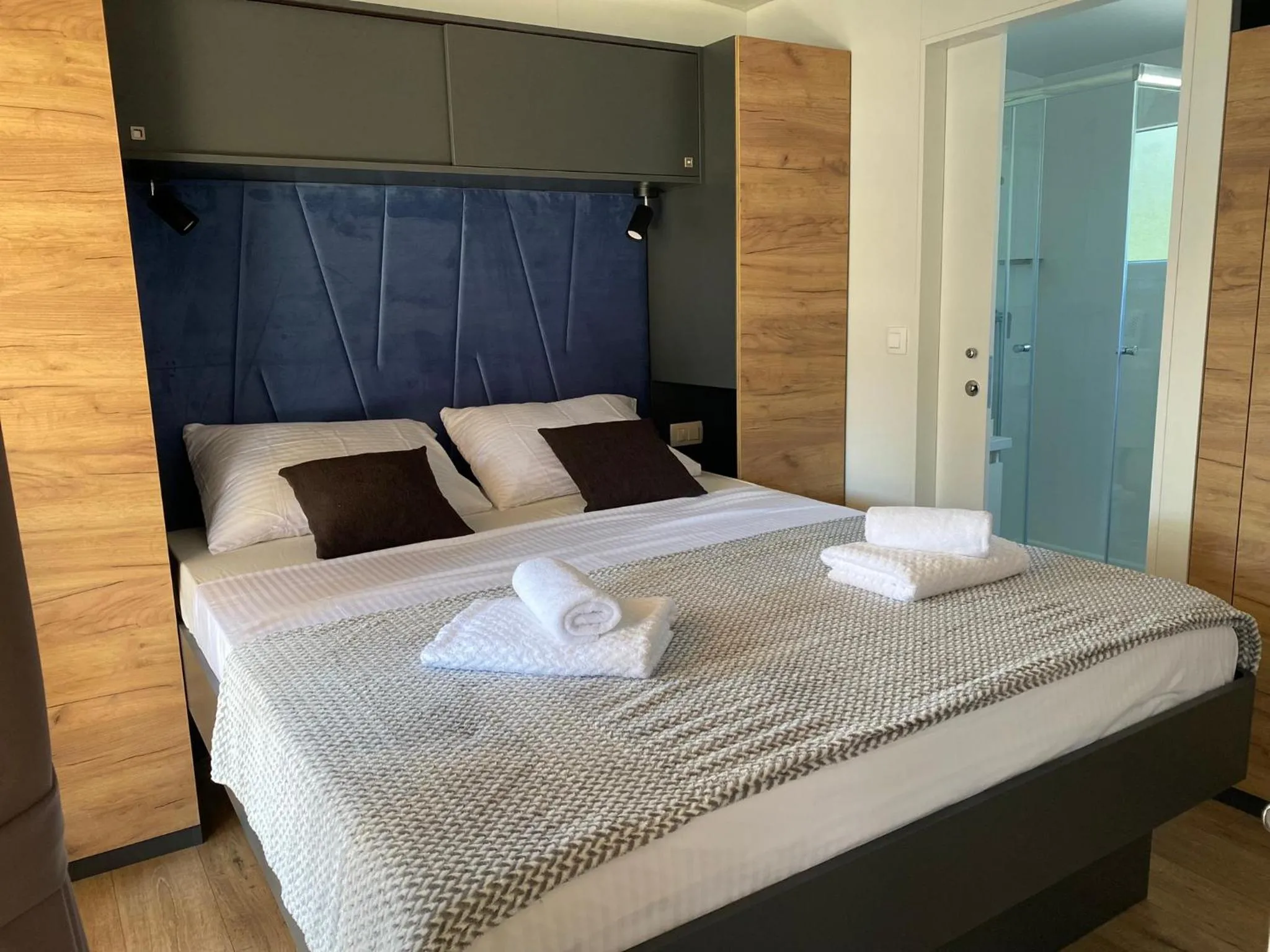 Bed in Mobile Home Saky, Biograd na Moru