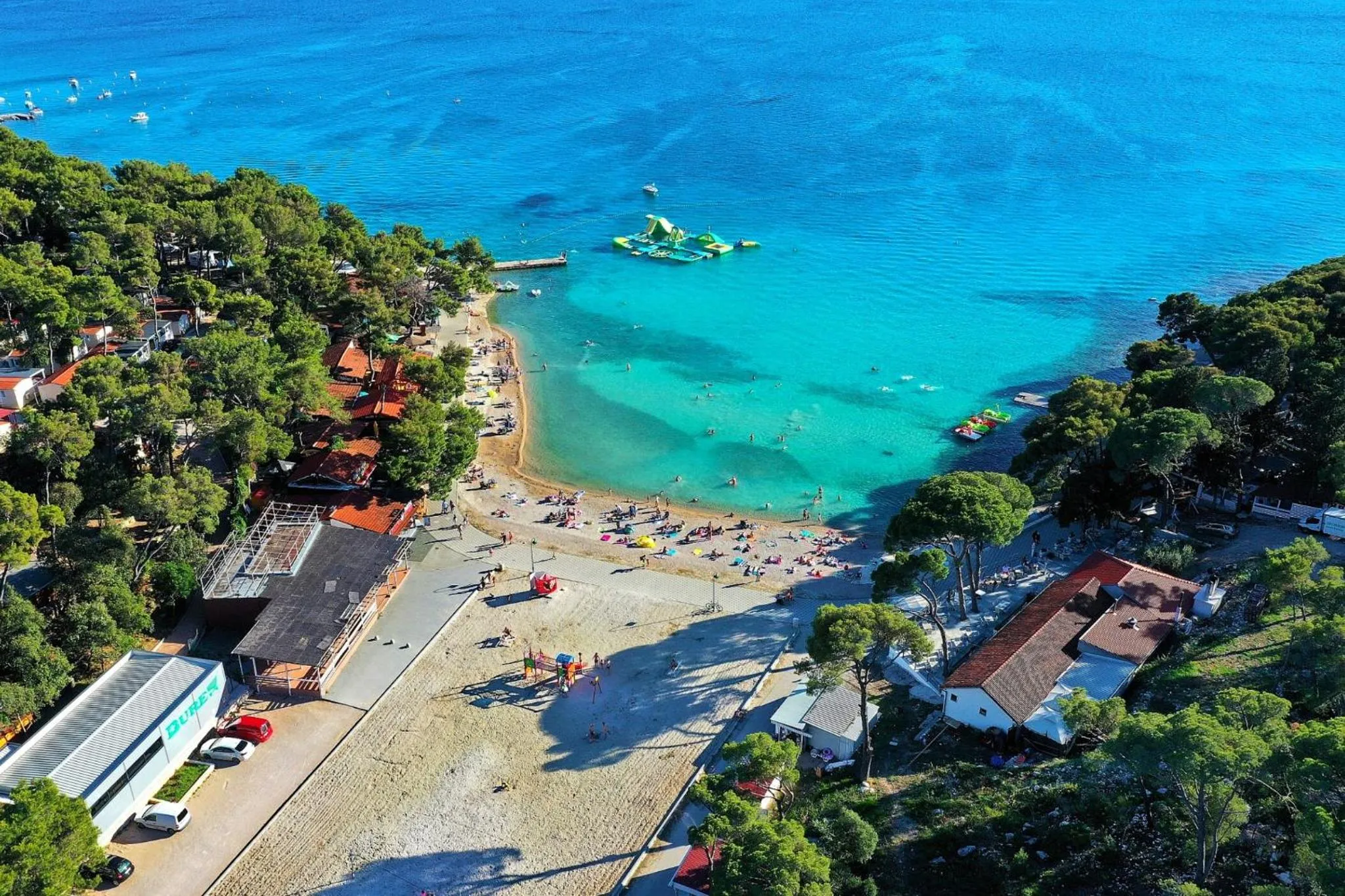 People in Mobile Home Saky, Biograd na Moru