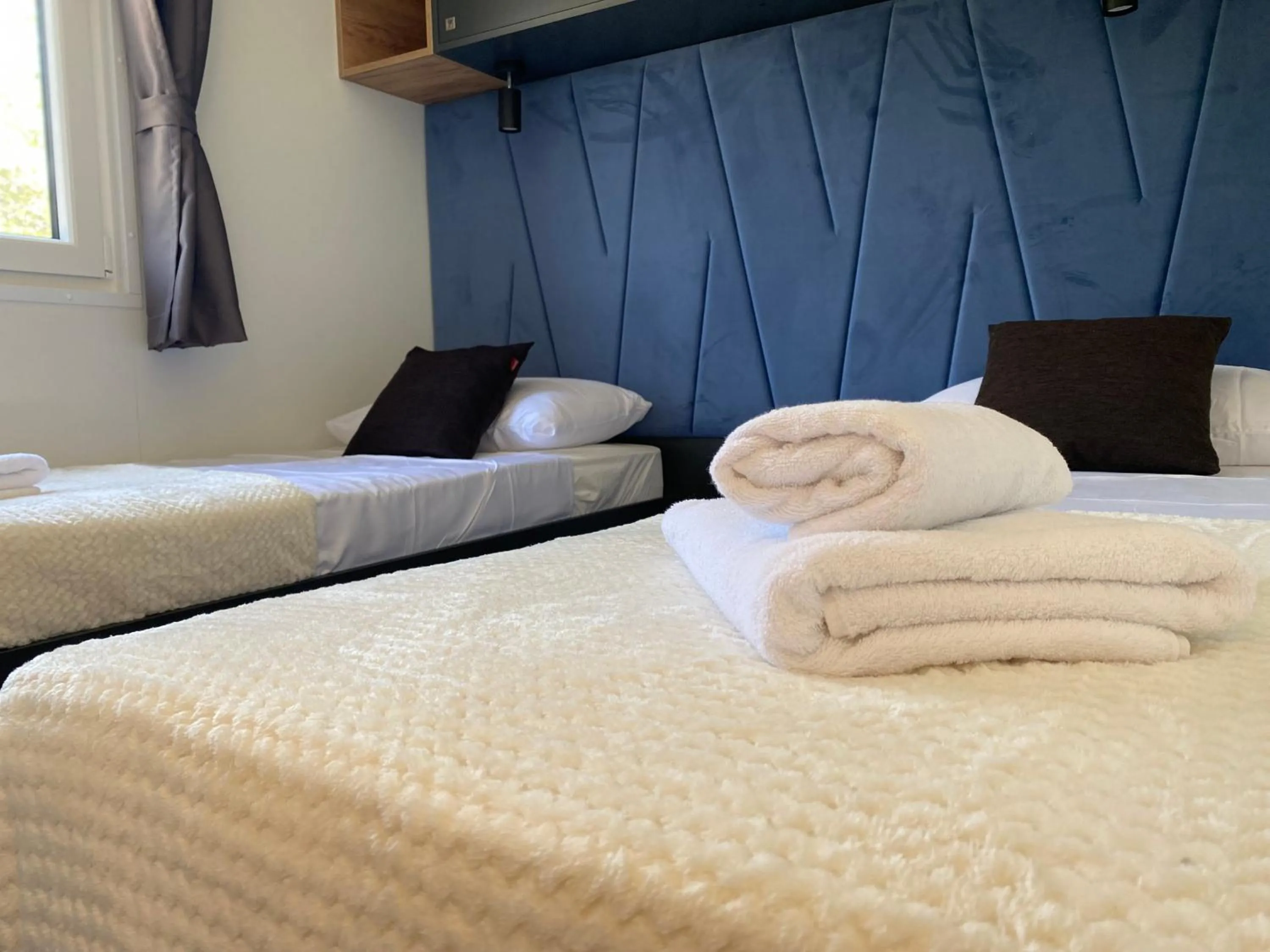 Bed in Mobile Home Saky, Biograd na Moru