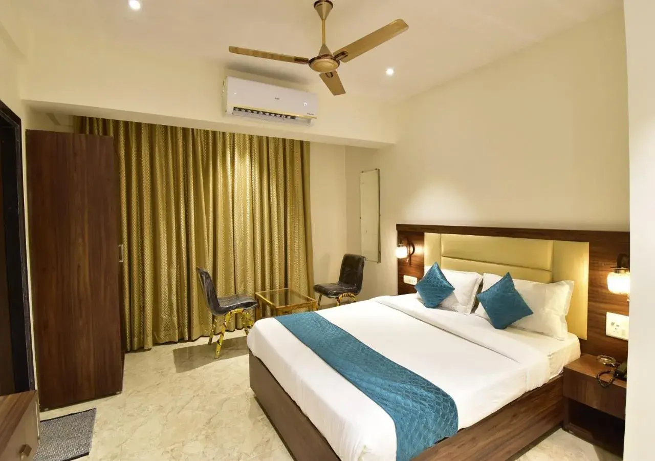 Bedroom, Bed in Hotel Candor Amigo Airoli Mind Space Bedroom, Bed in Hotel Candor Amigo Airoli Mind Space