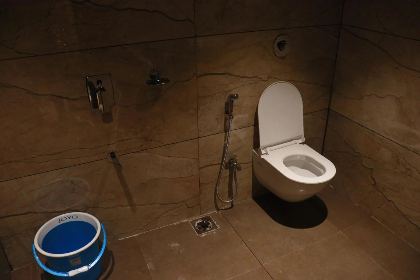 Shower in Hotel Candor Amigo Airoli Mind Space