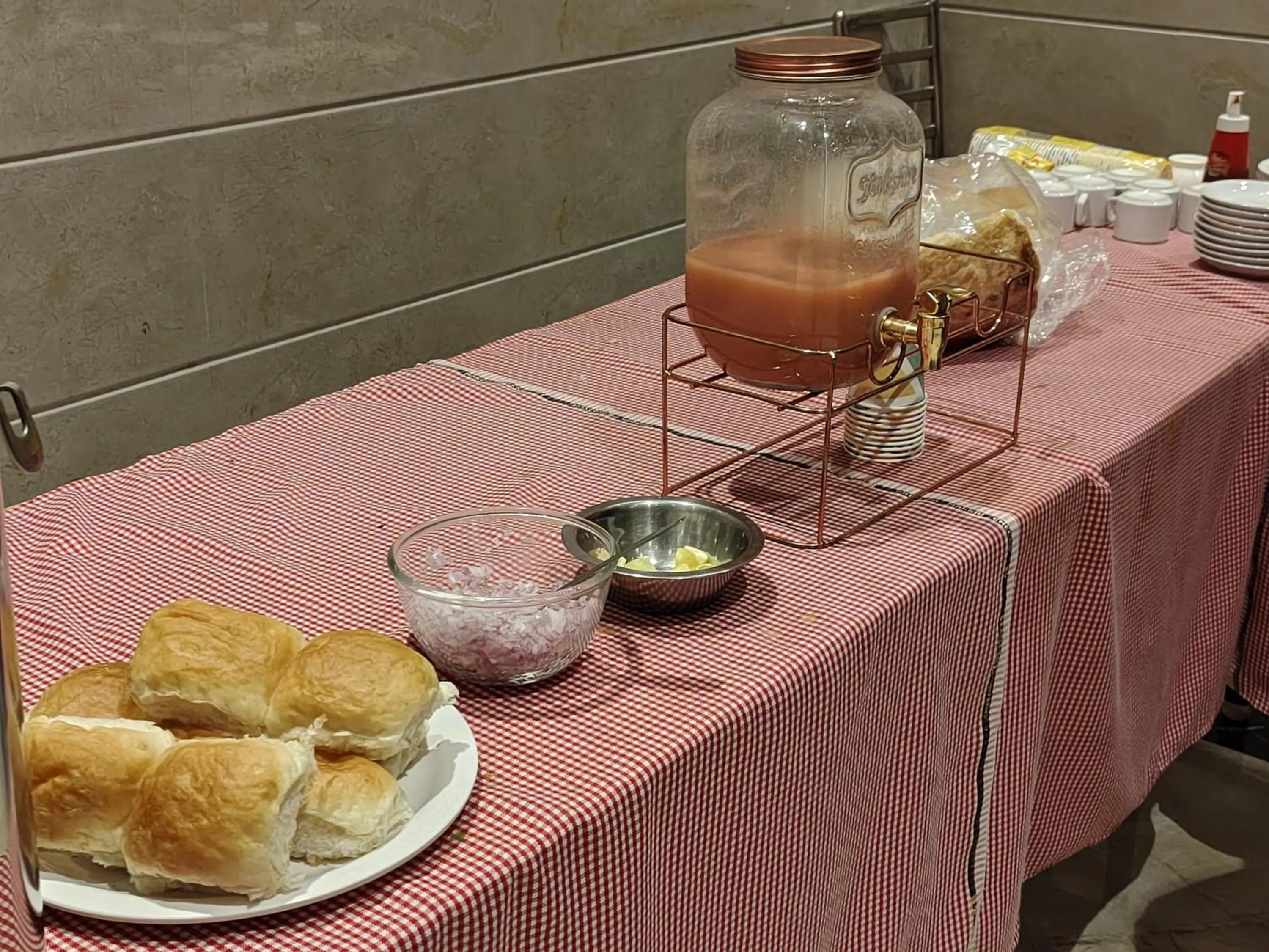 Breakfast in Hotel Candor Amigo Airoli Mind Space