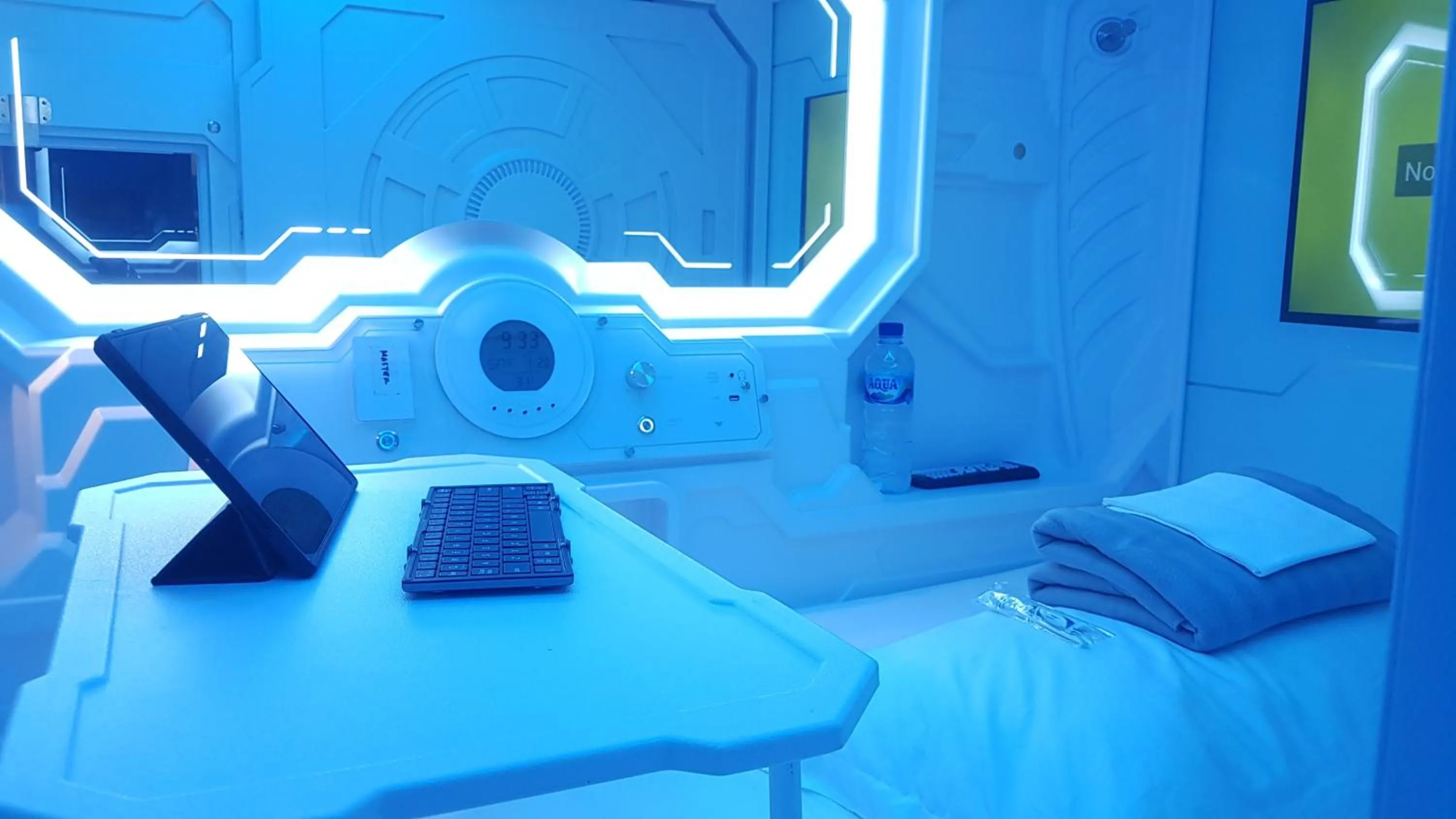 Bedroom, Bed in Apollo Capsule Hotel