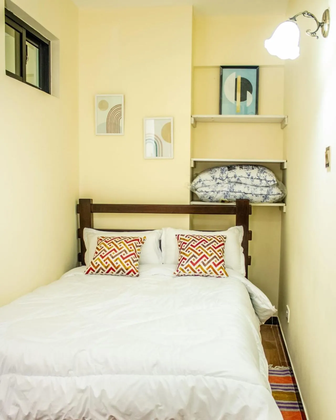 Bed in Lux Suites Dennis Pritt Business Apartments Kilimani