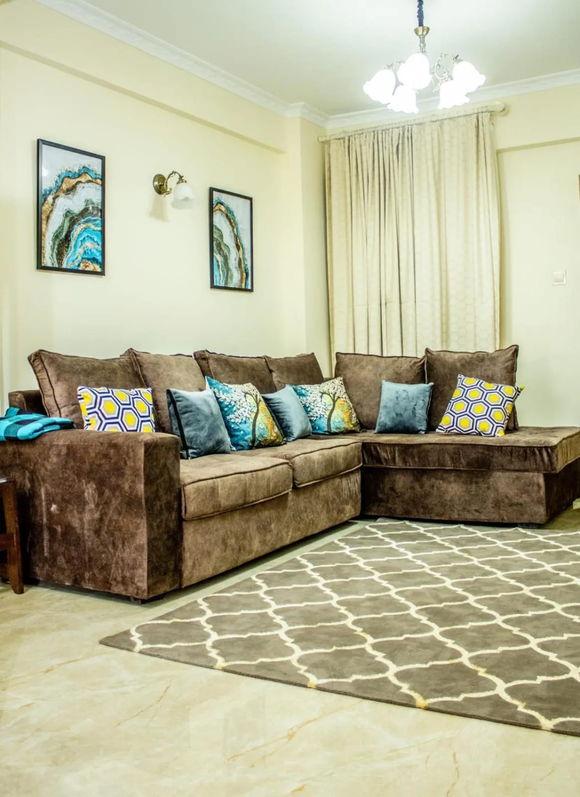 Living room in Lux Suites Dennis Pritt Business Apartments Kilimani