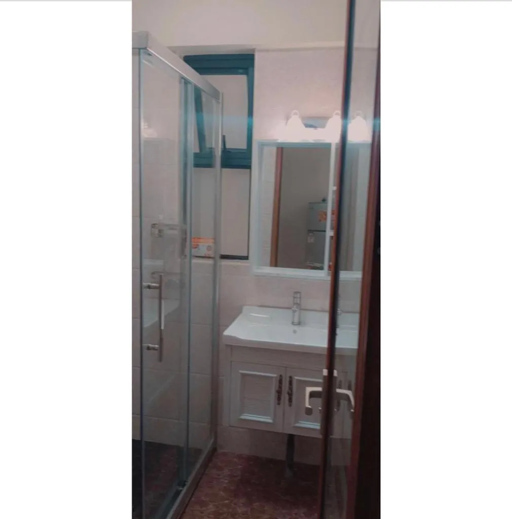 Shower in Lux Suites Dennis Pritt Business Apartments Kilimani