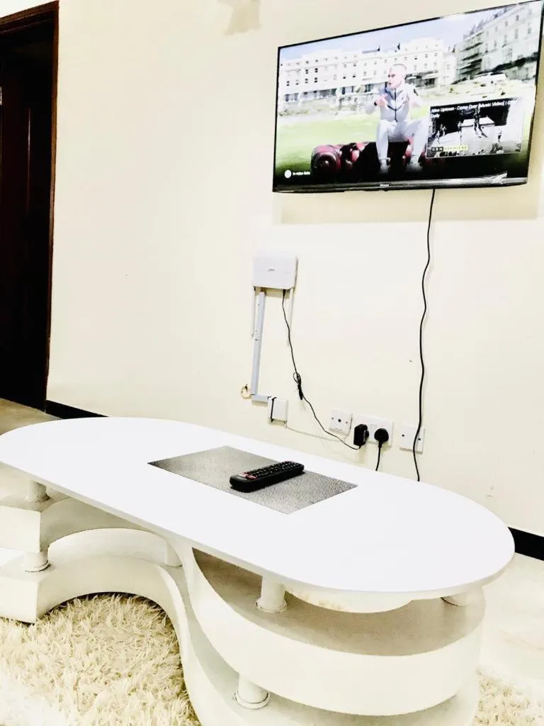 TV and multimedia in Lux Suites Dennis Pritt Business Apartments Kilimani