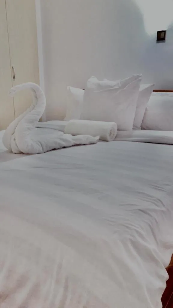 Bed in Lux Suites Dennis Pritt Business Apartments Kilimani