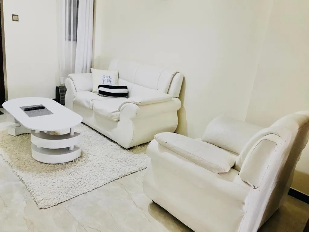 Living room in Lux Suites Dennis Pritt Business Apartments Kilimani