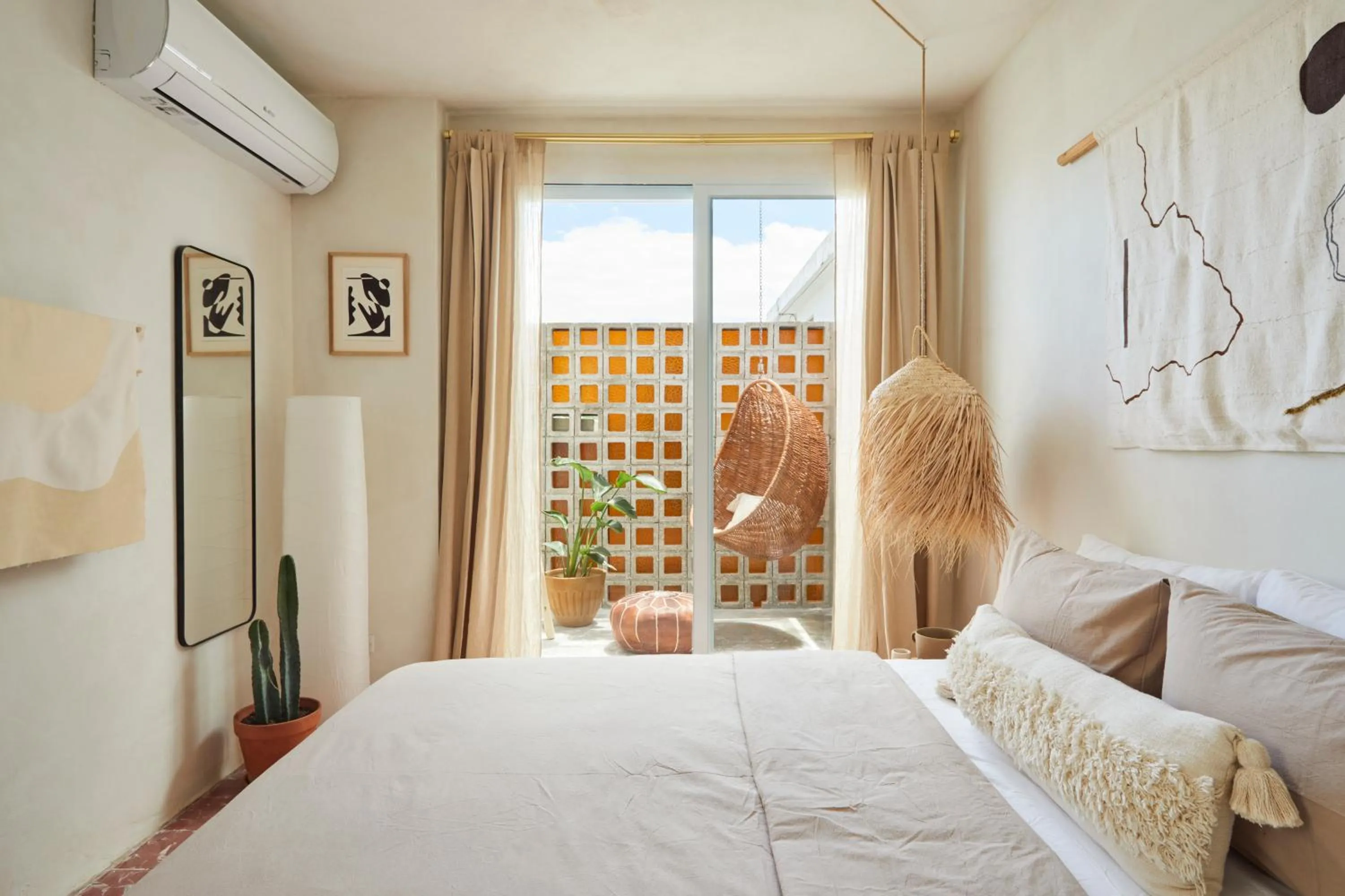 Bed in DADA JAJA by DW