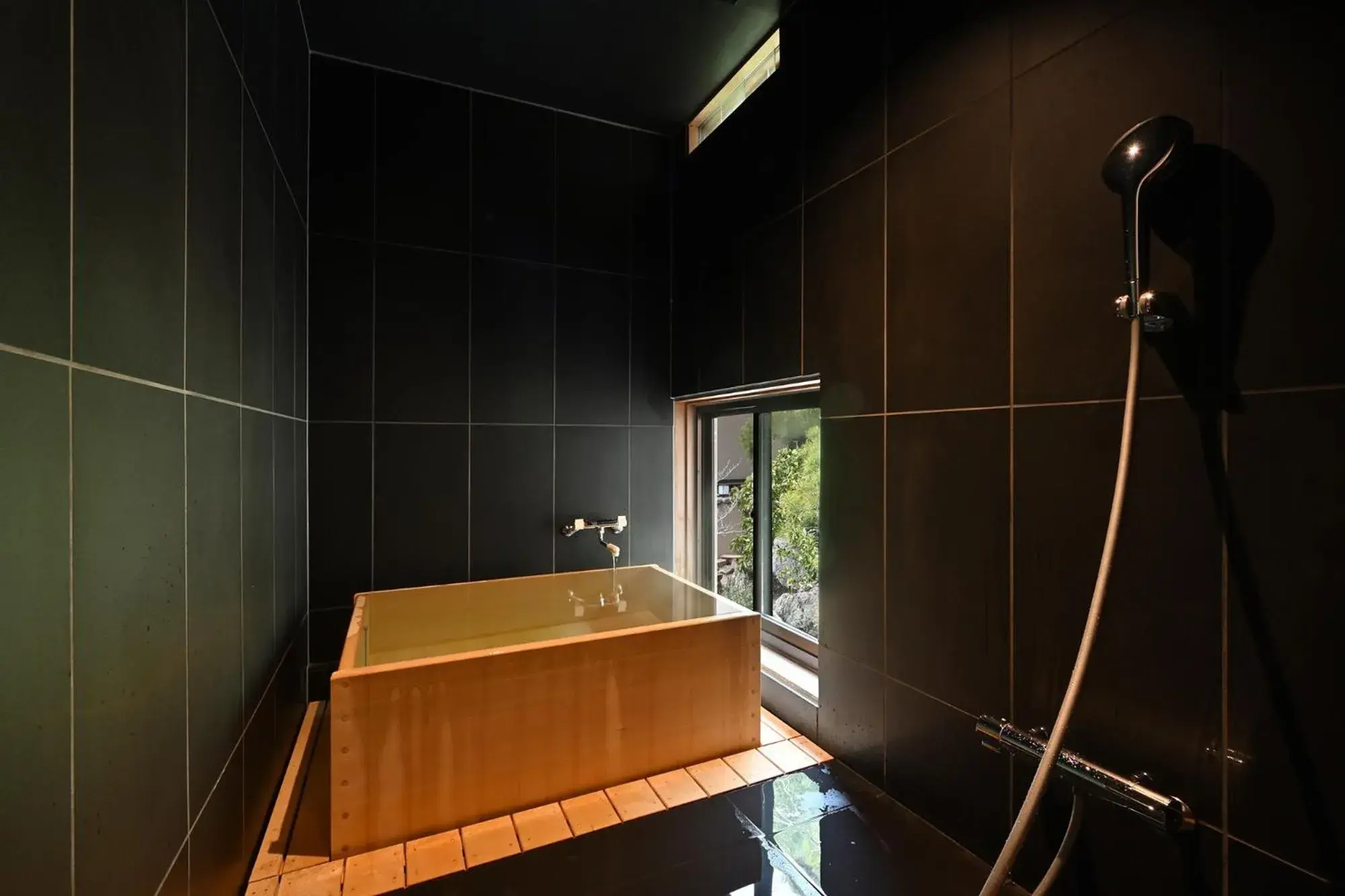 Bathroom in Oni no Sumika Bathroom in Oni no Sumika