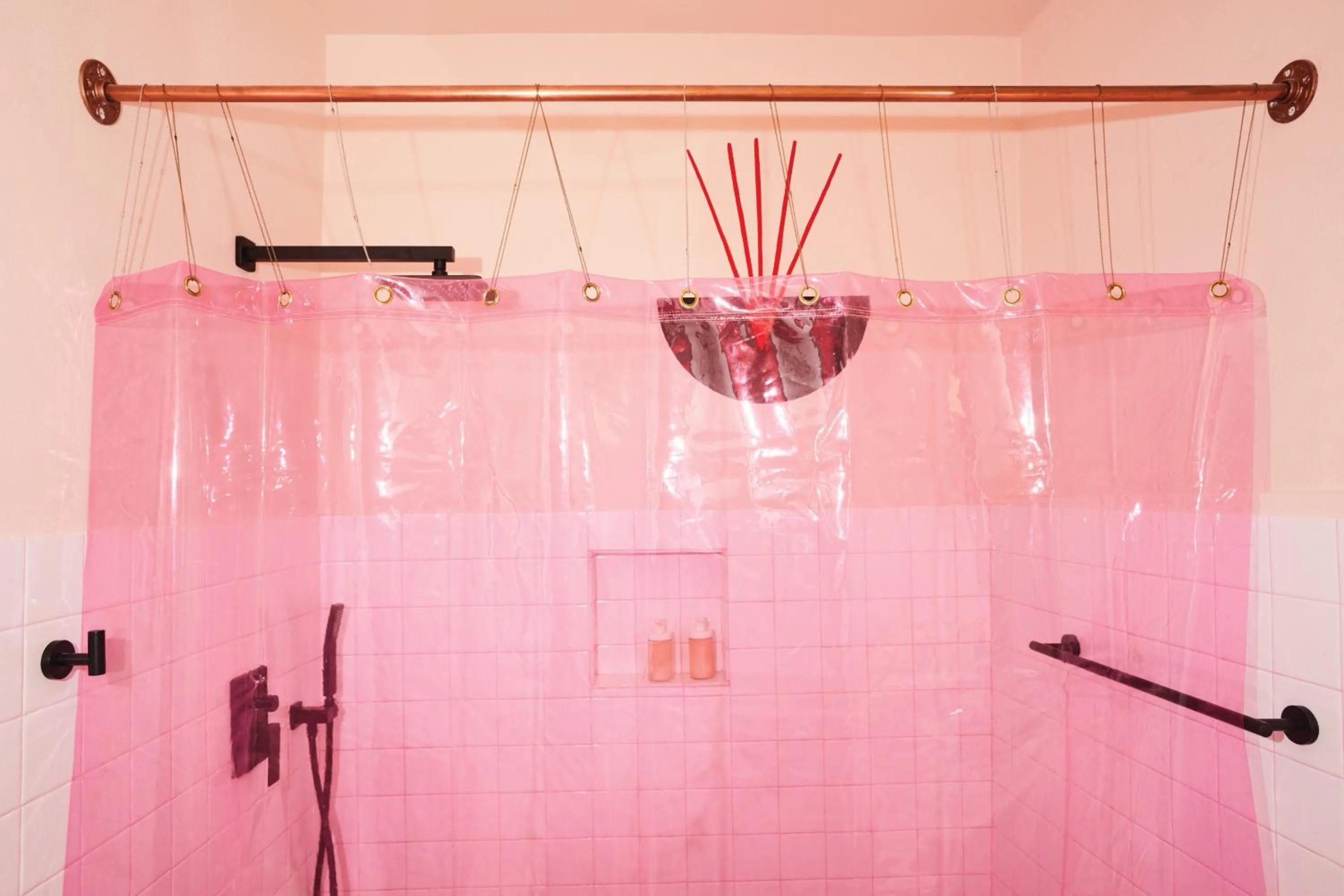 Shower in MOOD HAUS by DW - 70's Retro Stays