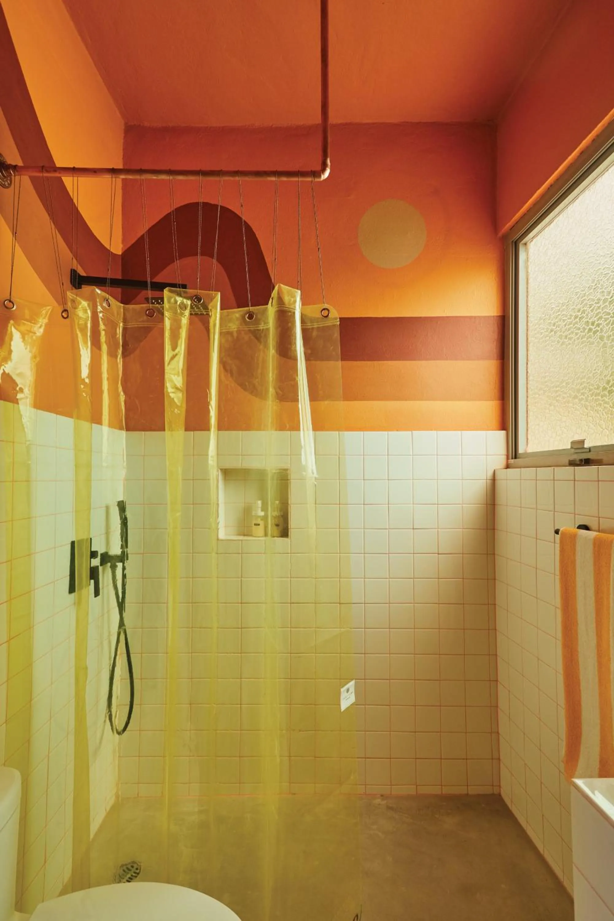 Shower in MOOD HAUS by DW - 70's Retro Stays
