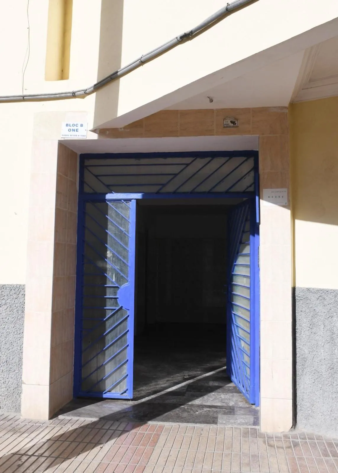 Facade/entrance in Jamilasapartment