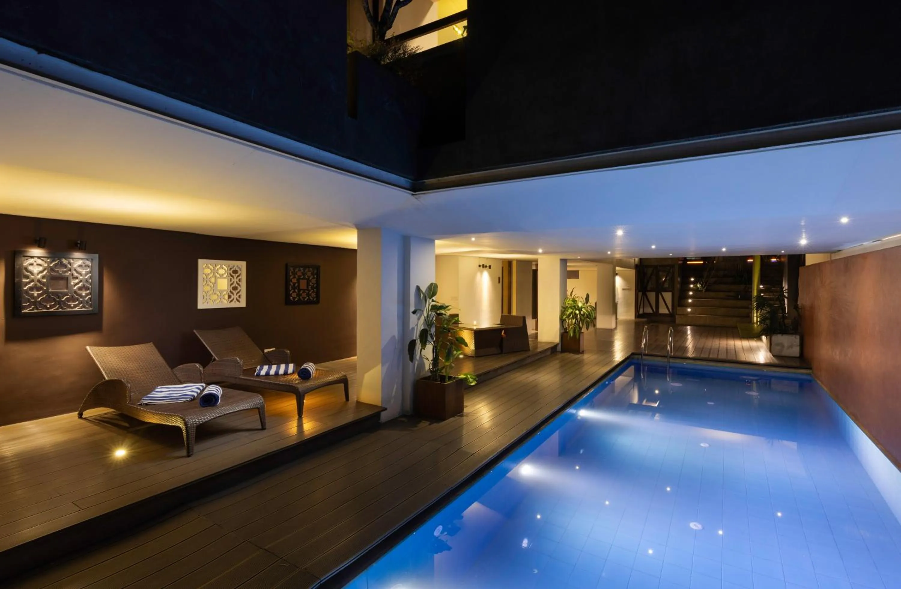 Swimming pool in Lake Avenue Hotel Kandy