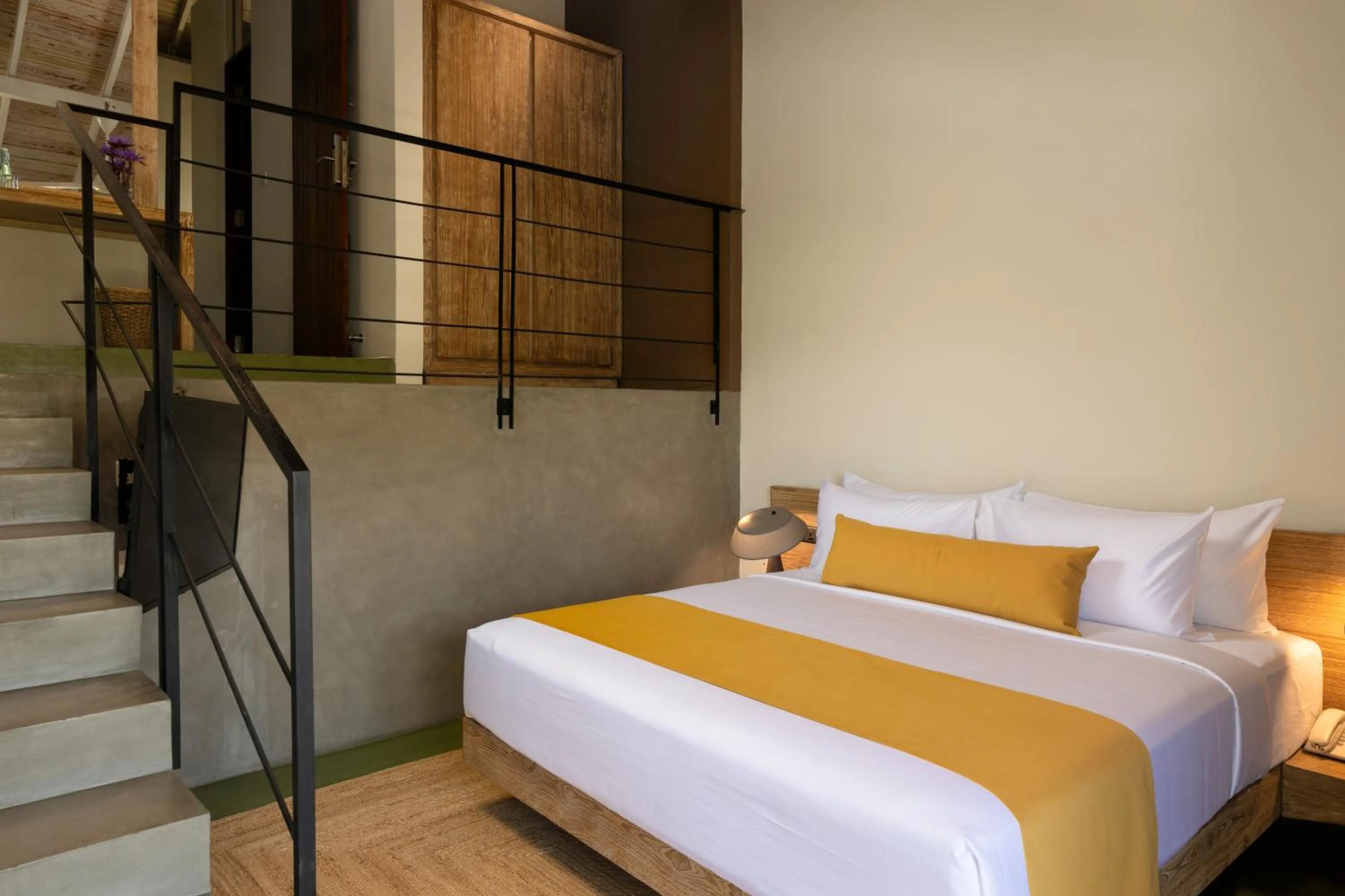 Bedroom, Bed in Lake Avenue Hotel Kandy