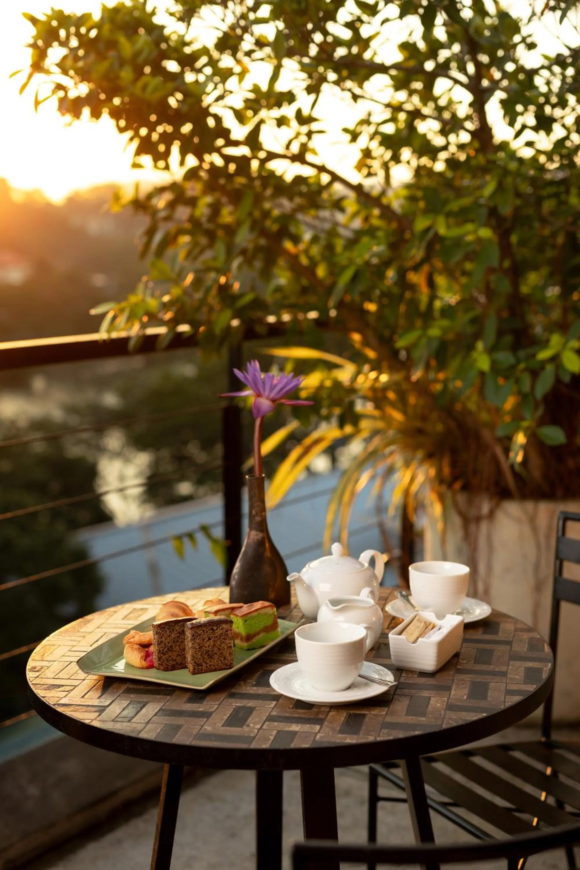 Lake view in Lake Avenue Hotel Kandy