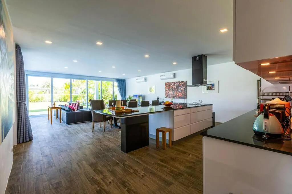 Modern 3 bedroom Pool Villa PG19