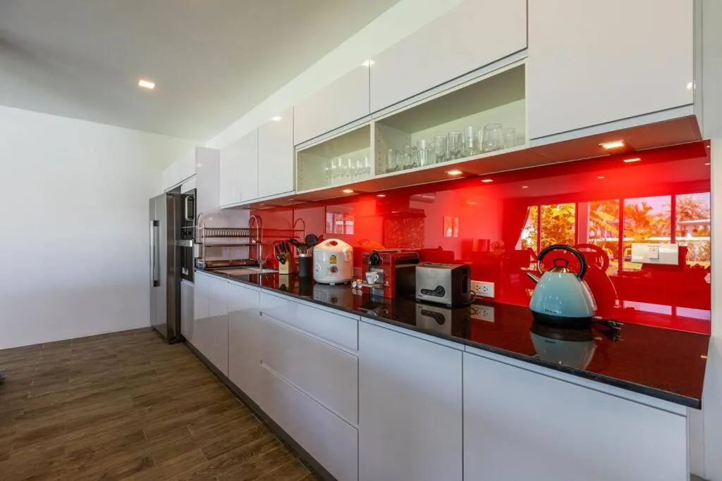 Modern 3 bedroom Pool Villa PG19