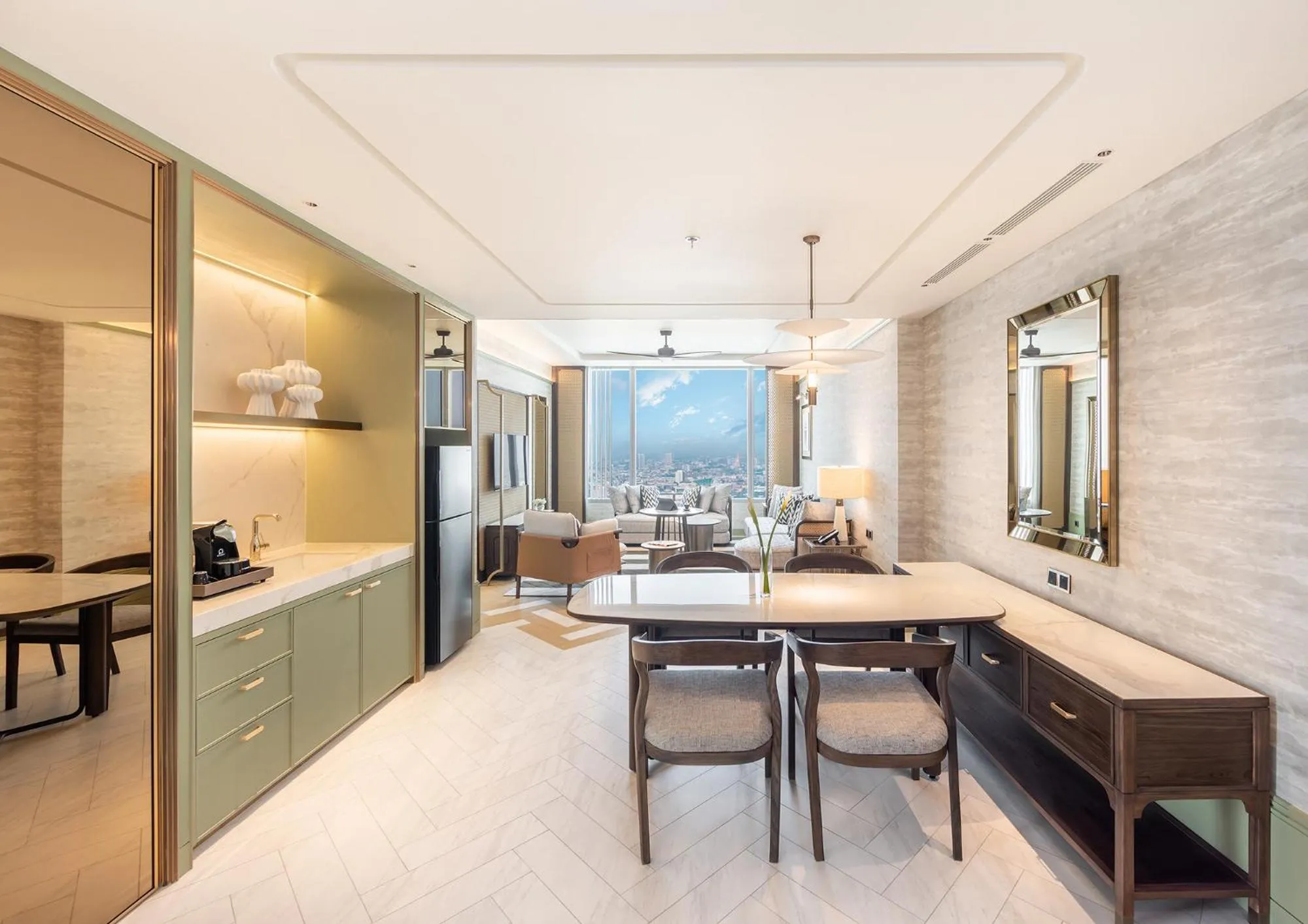 Dining area in Eastin Grand Hotel Phayathai