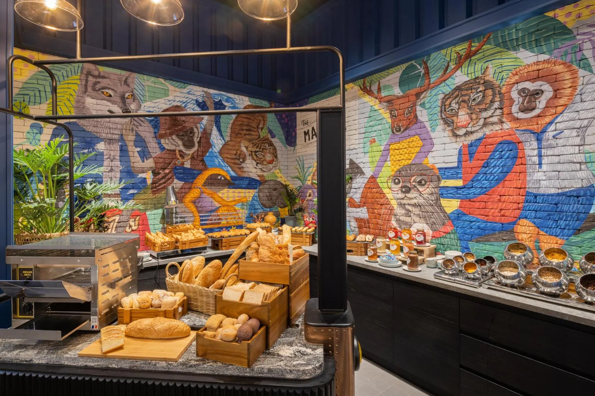 Restaurant/places to eat in Eastin Grand Hotel Phayathai