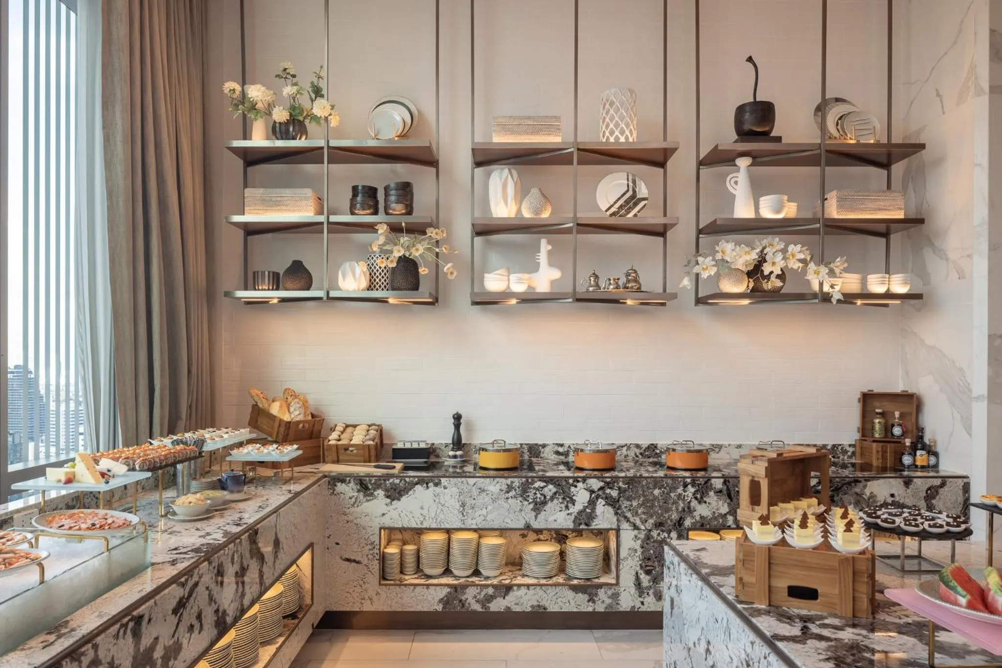 Lounge or bar in Eastin Grand Hotel Phayathai