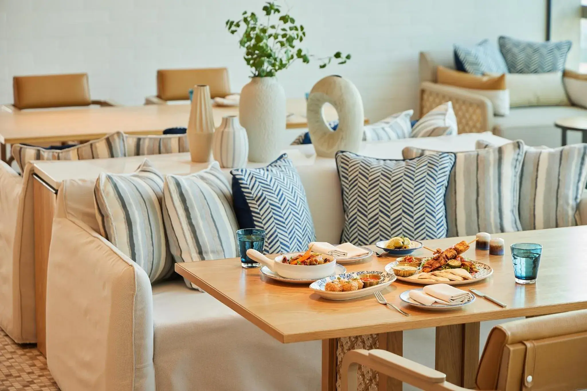 Restaurant/places to eat in Eastin Grand Hotel Phayathai Restaurant/places to eat in Eastin Grand Hotel Phayathai